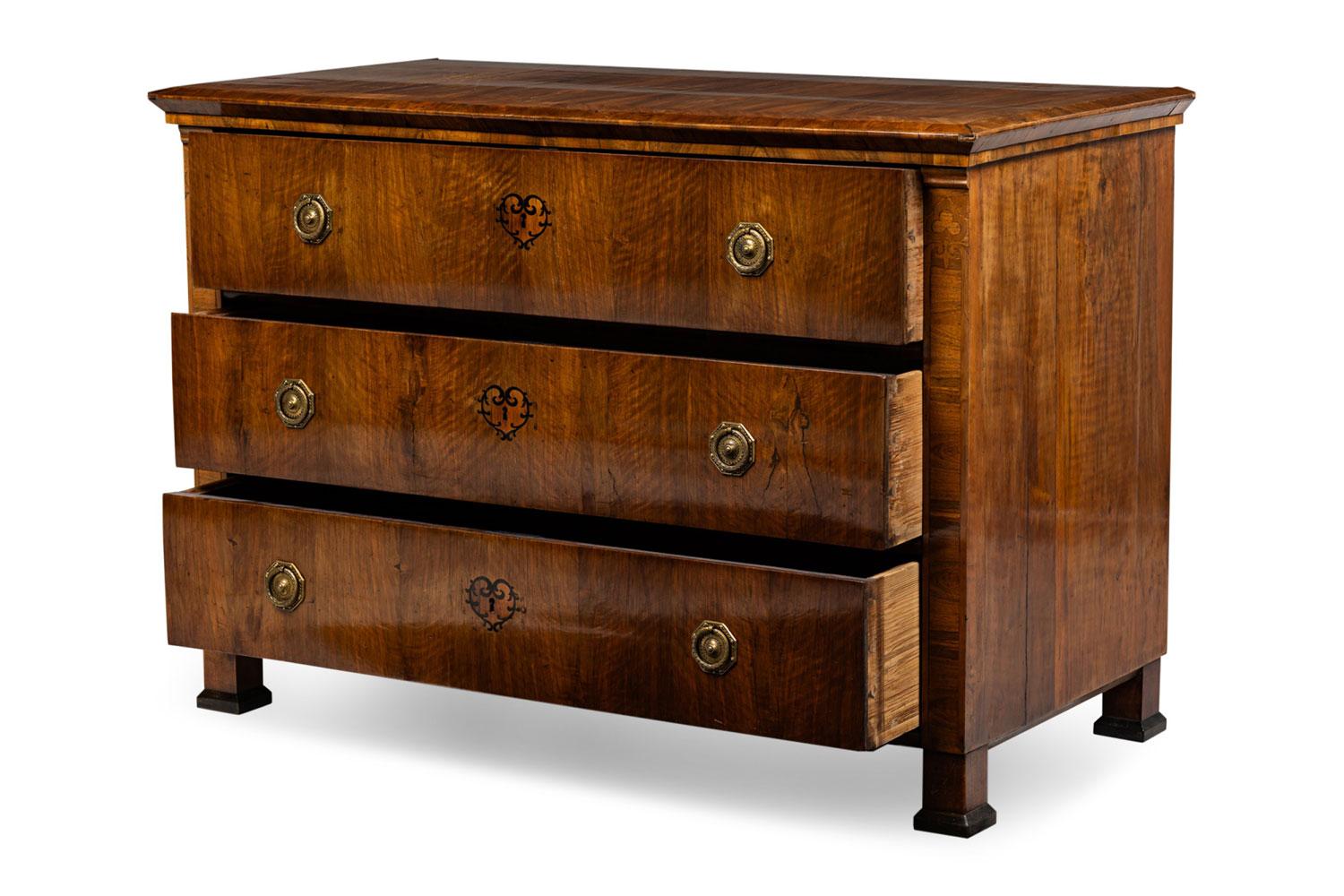 XIX secolo Romanian Biedermeier 3-Drawer Burlwood Chest / Commode in vendita