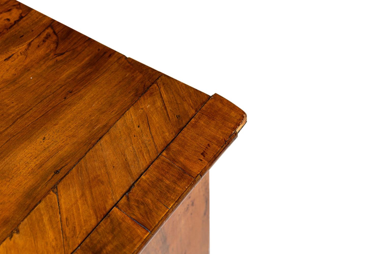 Romanian Biedermeier 3-Drawer Burlwood Chest / Commode in vendita 2