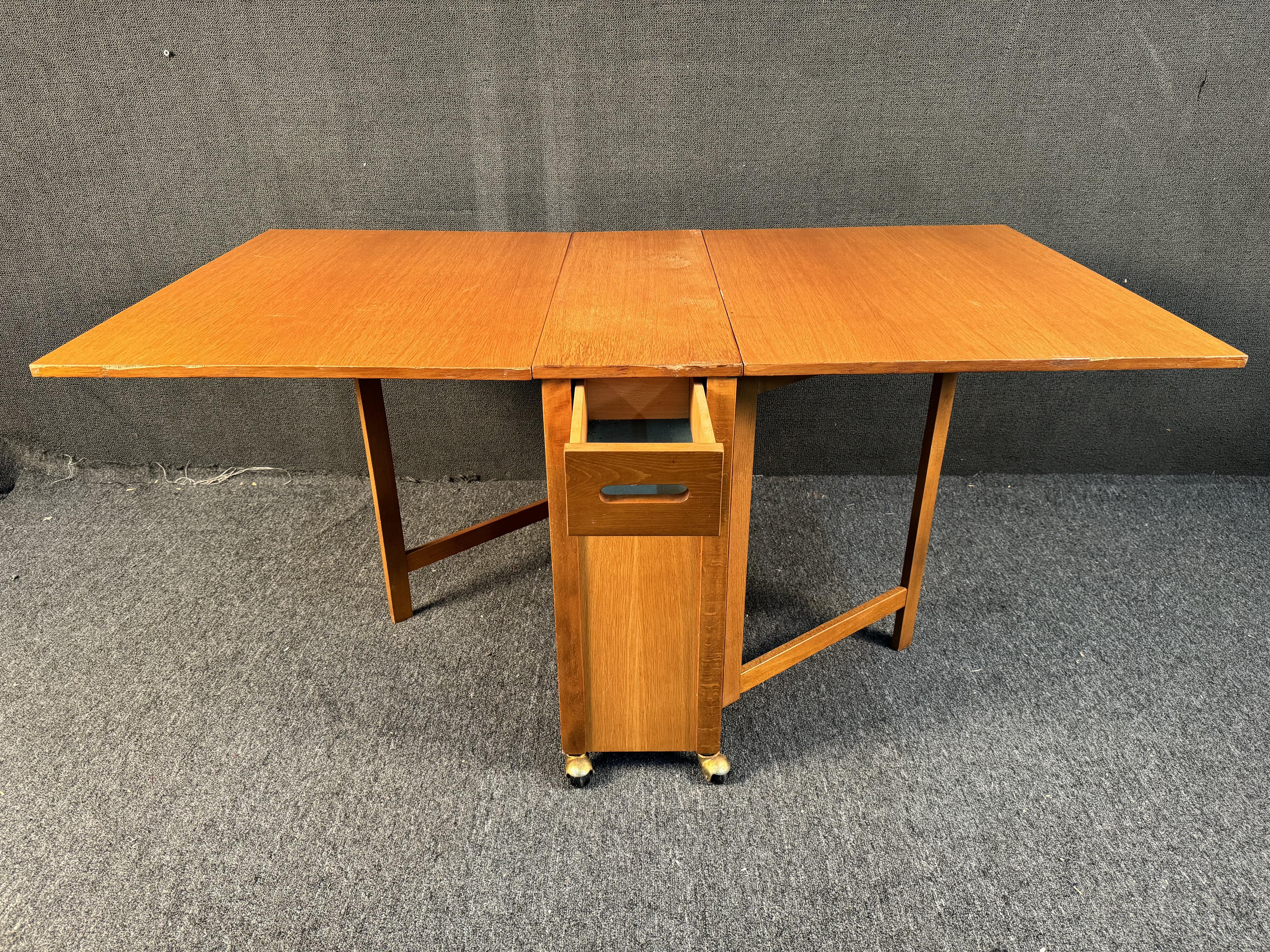 20th Century Romanian Mid-Century Trolley Drop Leaf Dining Set For Sale