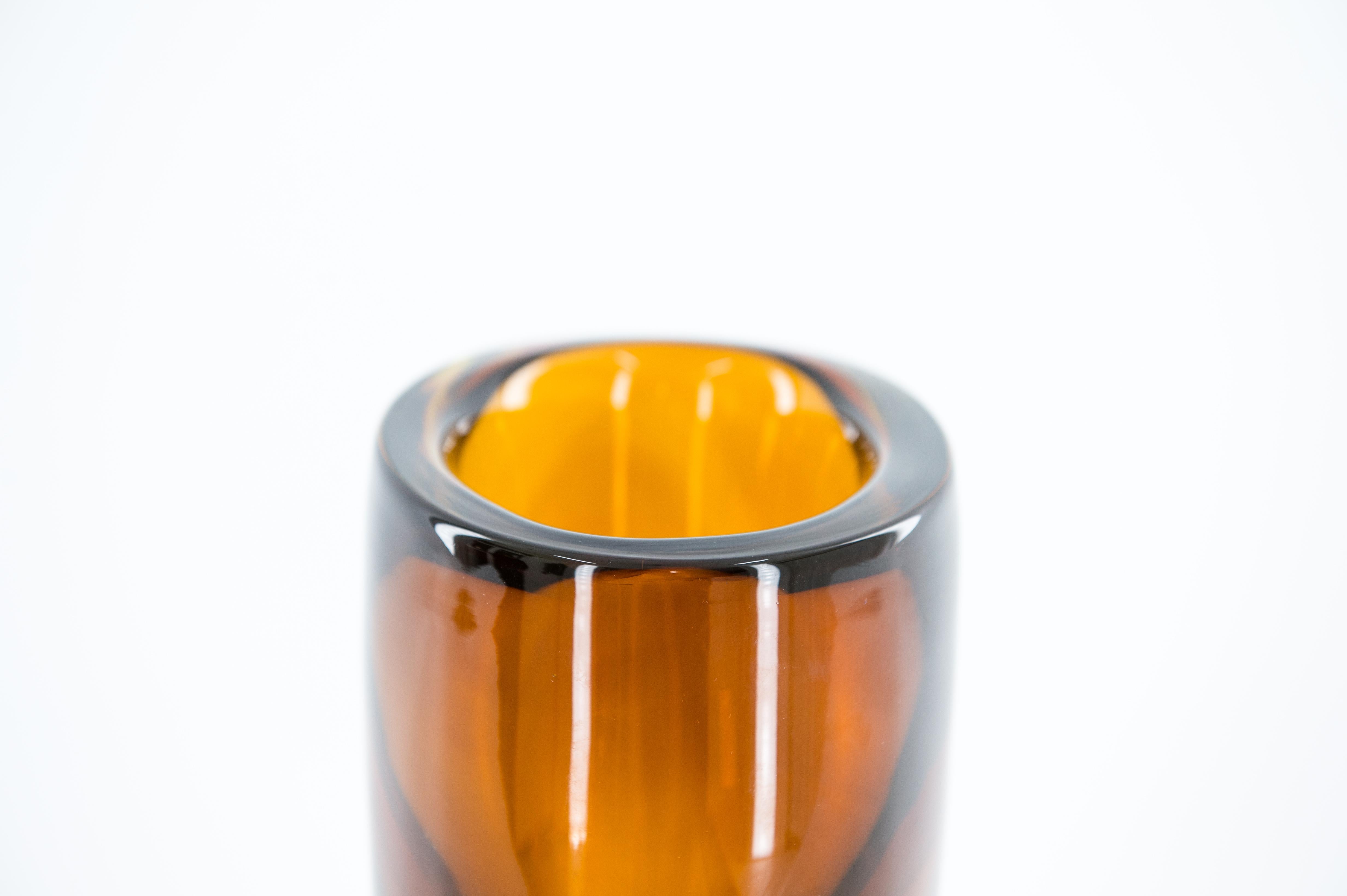 Romano Donà Murano Glass Vase, Sommerso Cased Art, circa 1980s For Sale 4