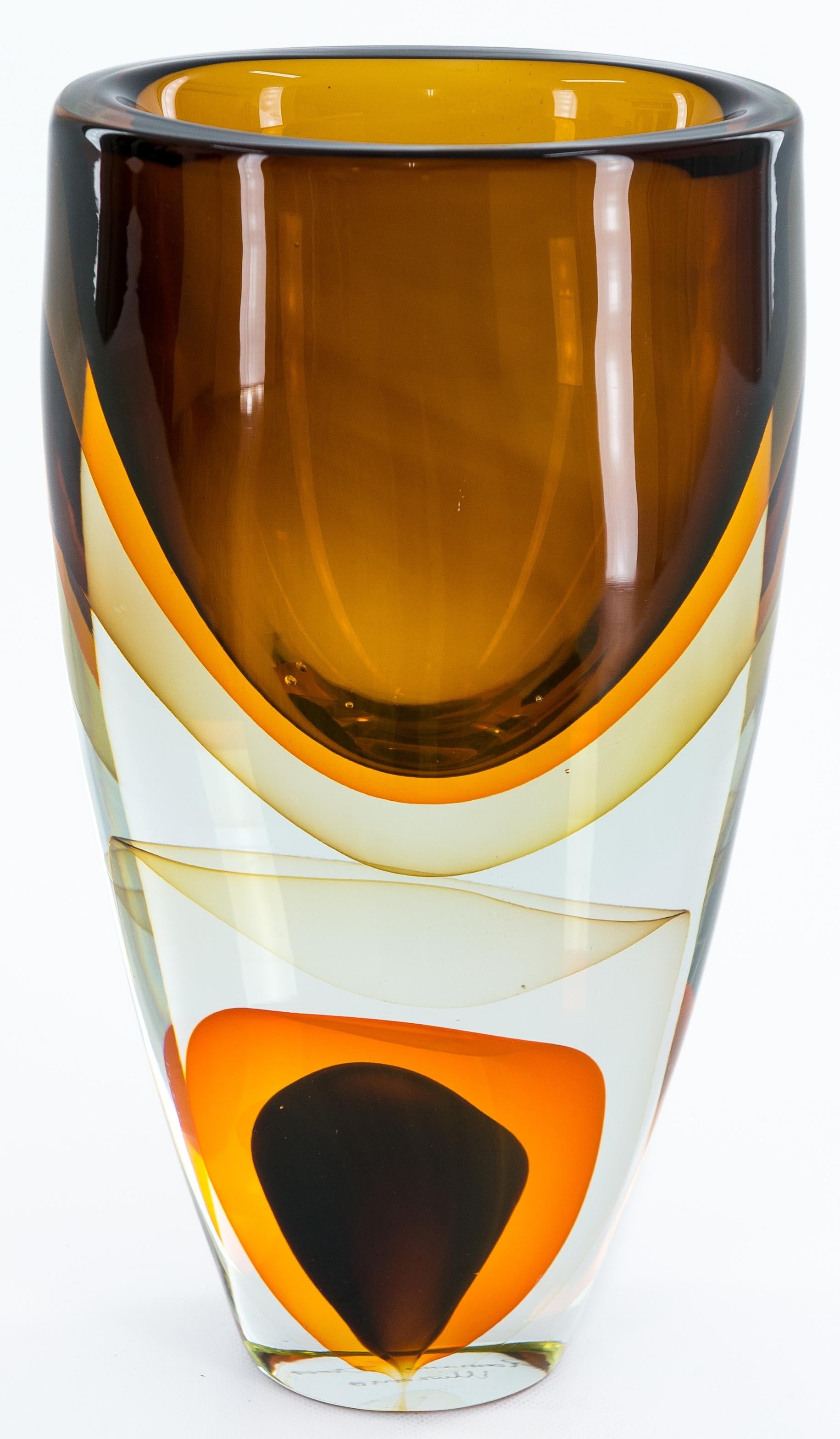 Romano Donà Murano Glass Vase, Sommerso Cased Art, circa 1980s In Excellent Condition For Sale In Villaverla, IT