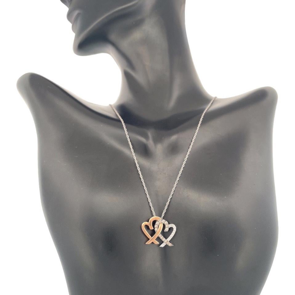 Romantic 10K White Gold Heart Diamond Pendant Necklace In New Condition For Sale In New York, NY
