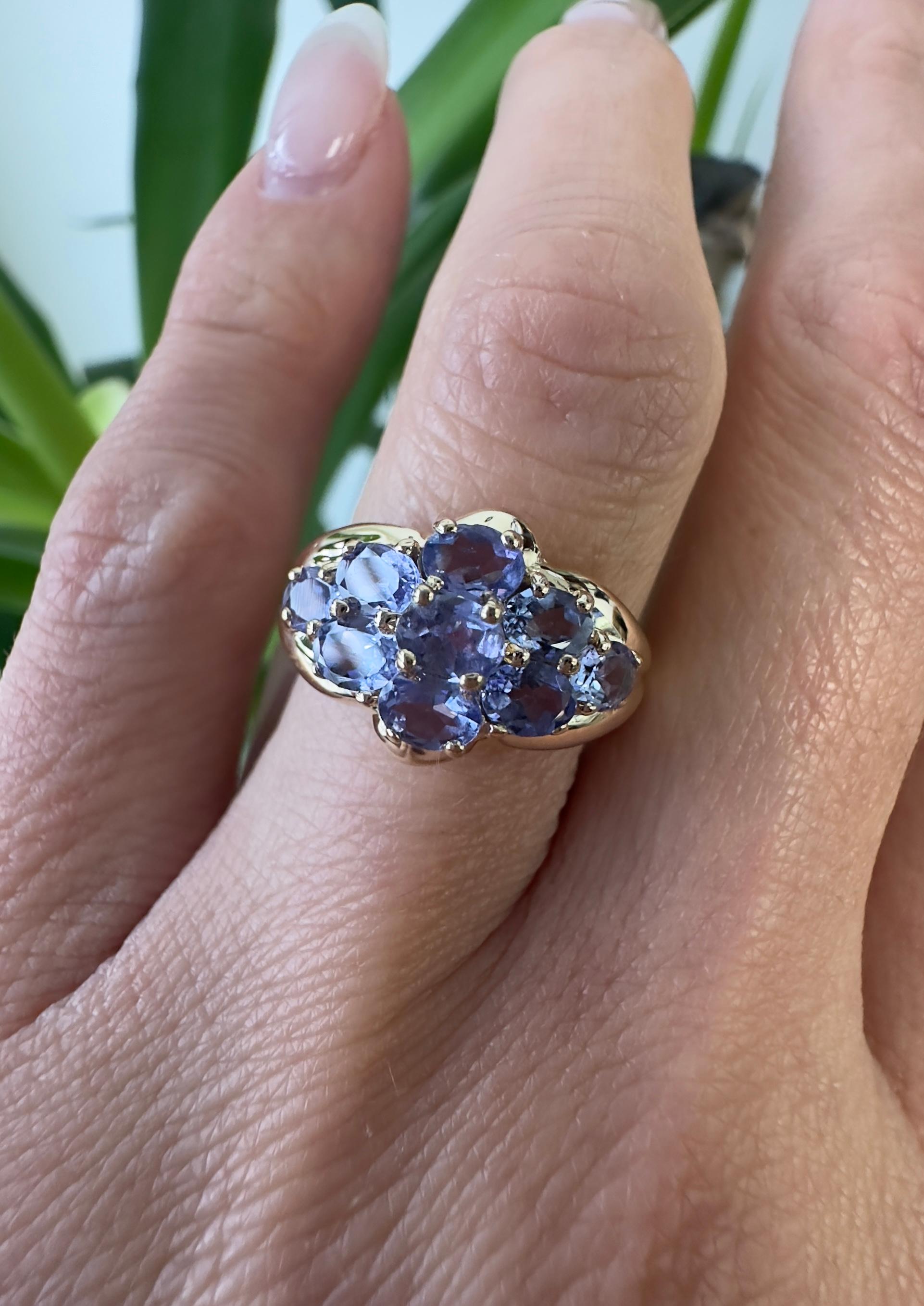 Women's Romantic 2ctw Oval Tanzanite Cluster Ring in 14K Yellow Gold For Sale