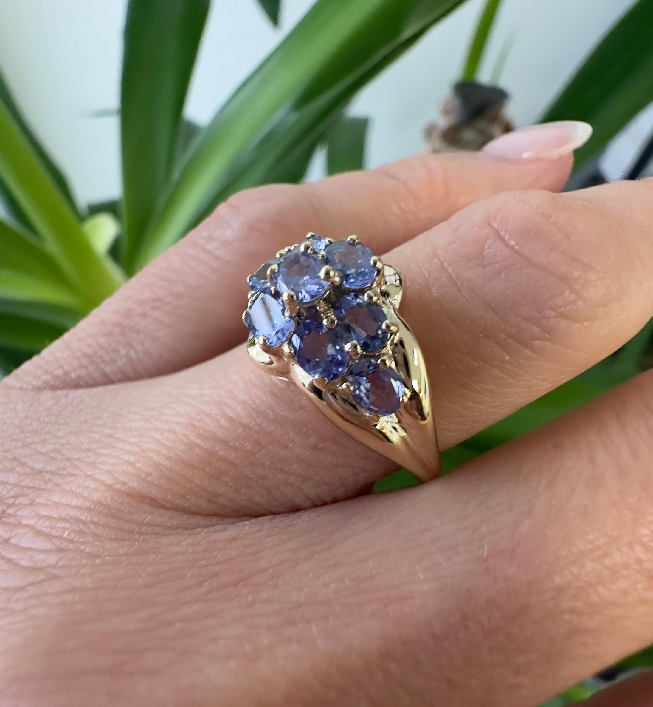Romantic 2ctw Oval Tanzanite Cluster Ring in 14K Yellow Gold For Sale 1