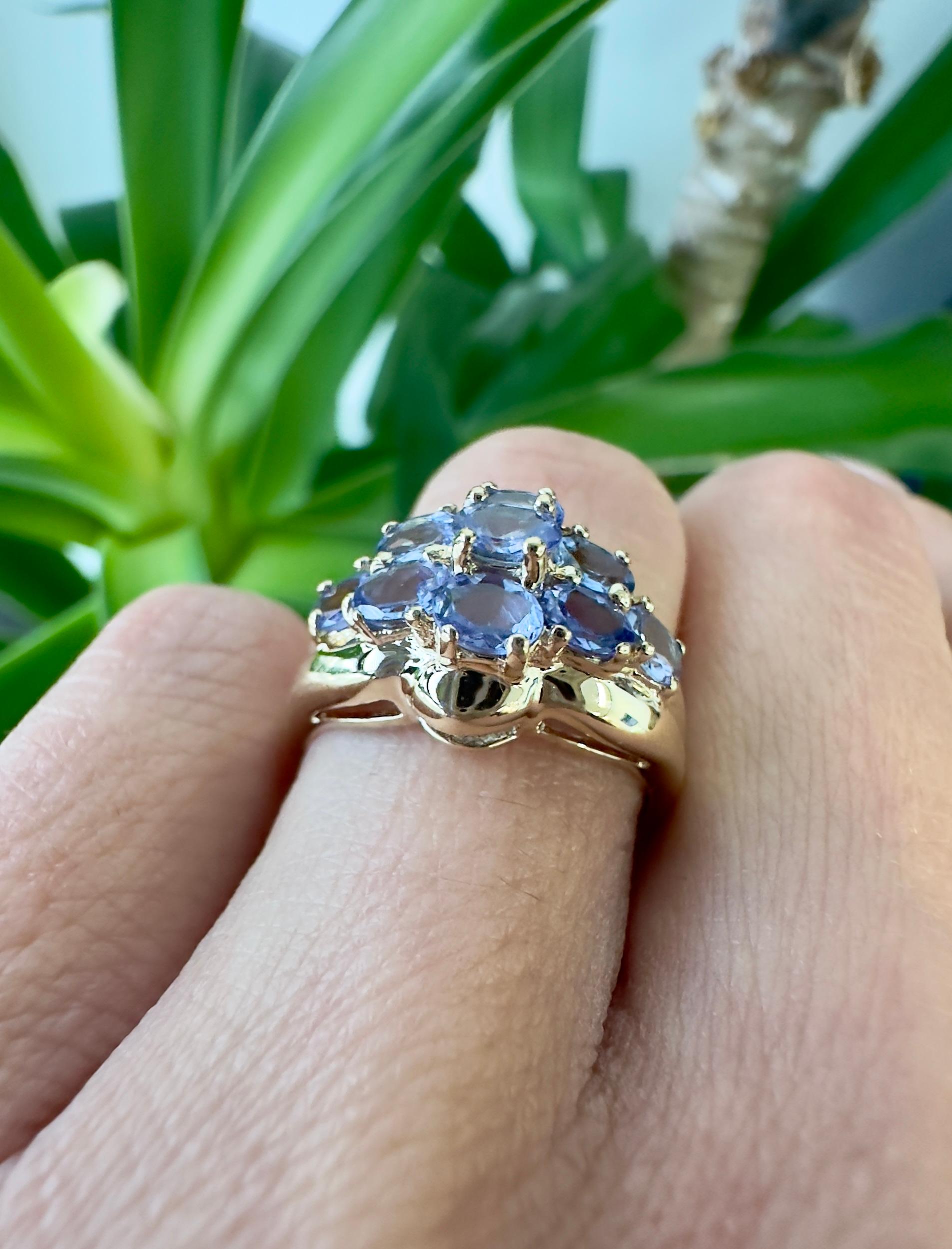 Romantic 2ctw Oval Tanzanite Cluster Ring in 14K Yellow Gold For Sale 2