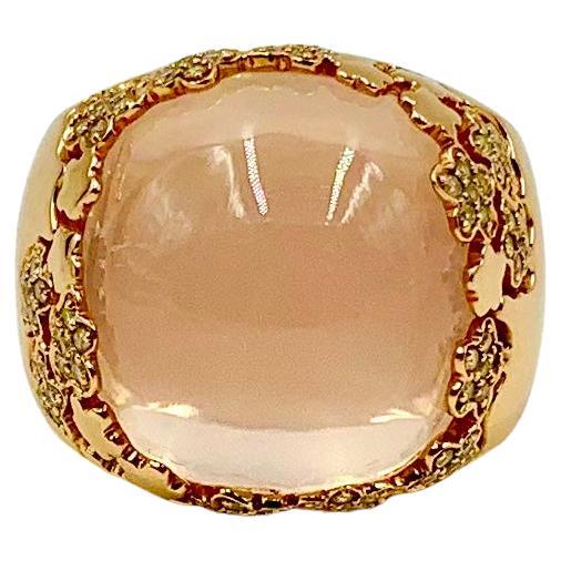 Romantico anello con fiore di quarzo rosa cabochon da 30 carati, diamante, oro rosa 14K in vendita 5
