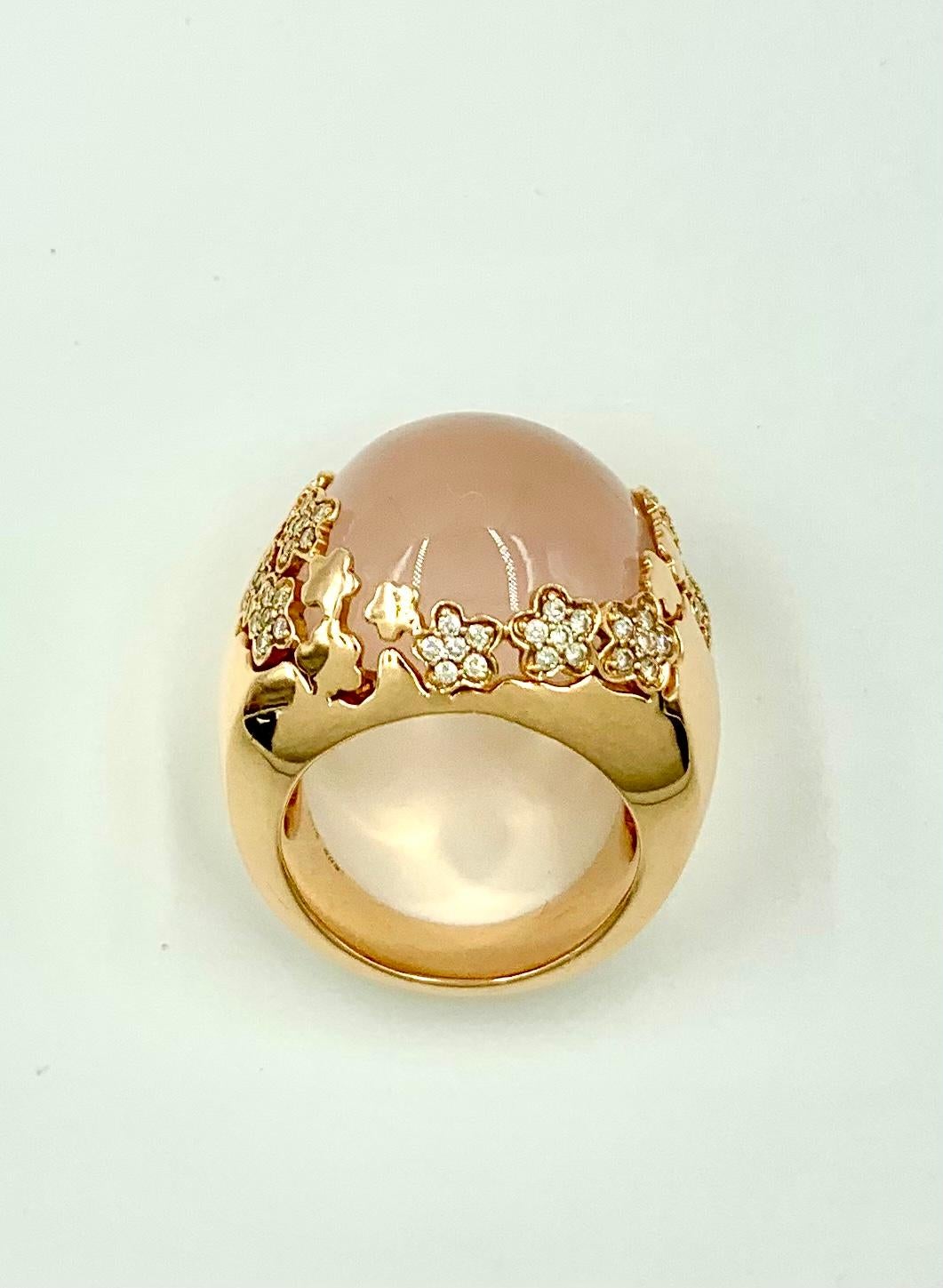 Women's or Men's Romantic 30 Carat Cabochon Rose Quartz, Diamond, 14K Rose Gold Flower Ring For Sale