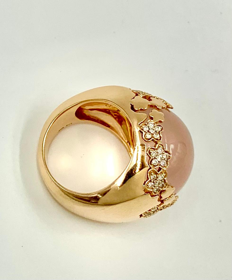 Romantic 30 Carat Cabochon Rose Quartz, Diamond, 14K Rose Gold Flower Ring For Sale 2