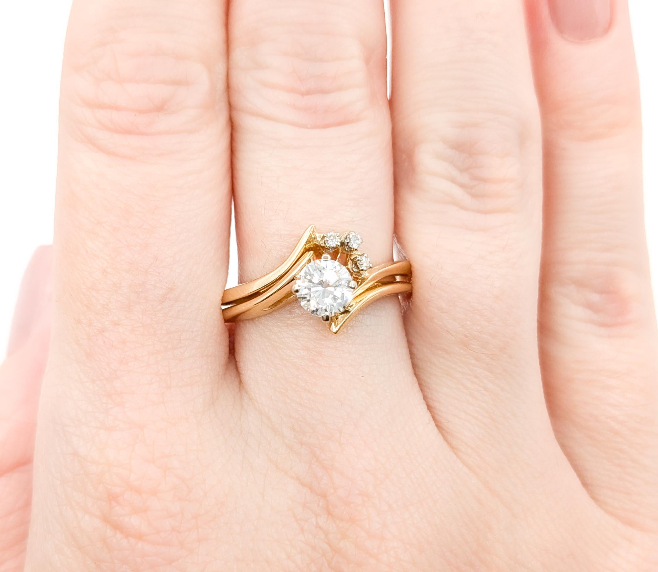 Bague de fiançailles romantique en or jaune avec un diamant de 0,67ctw en vente 2