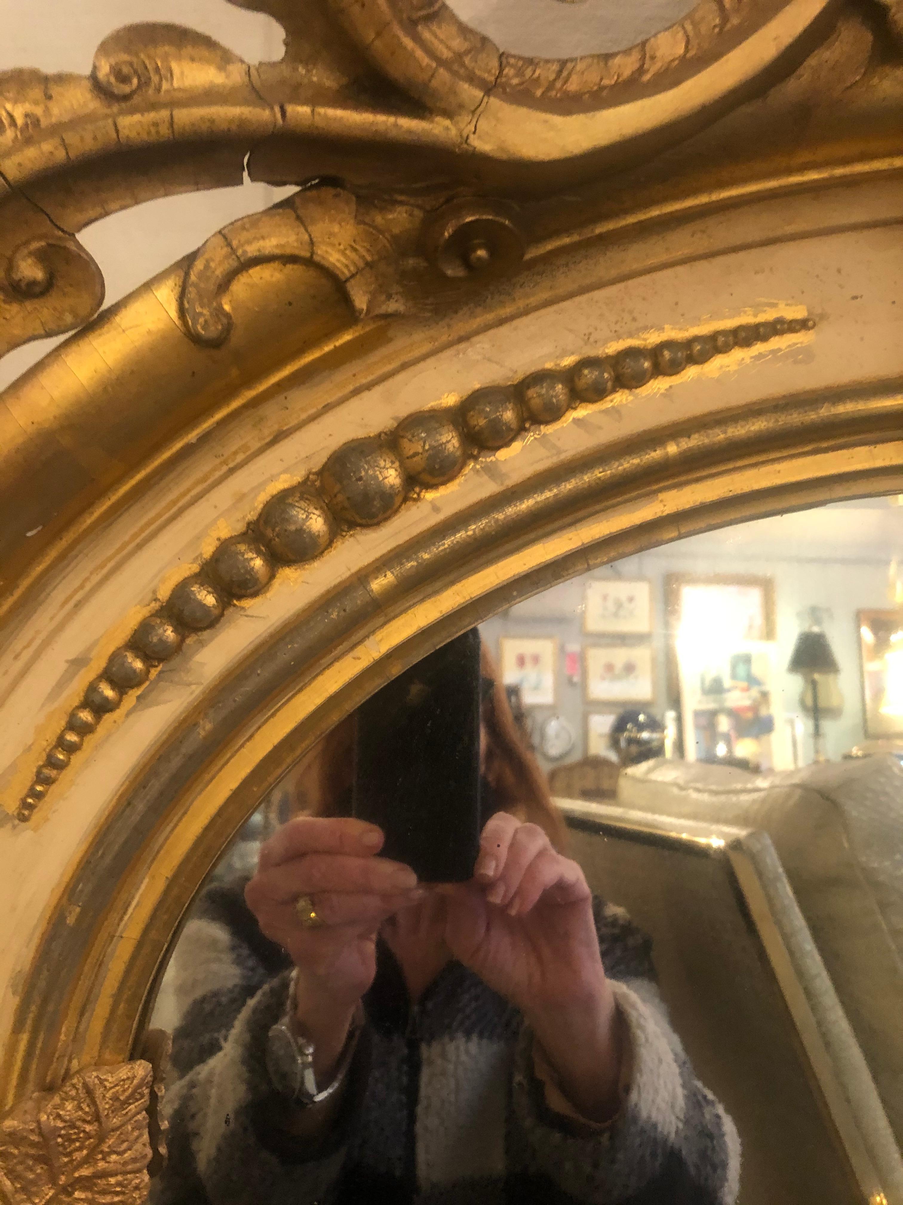 Romantic and Rare Belle Époque Parcel-Gilt and Lemon Silver Arched Wall Mirror In Good Condition In Hopewell, NJ