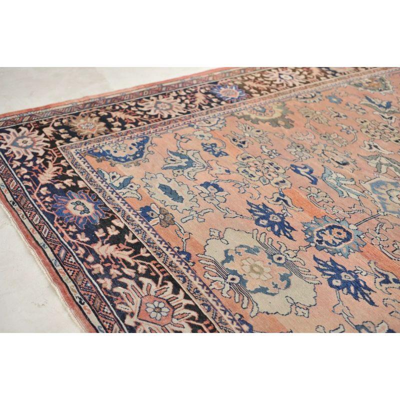 Romantischer antiker Mahal-Teppich mit naiver botanischer Zeichnung und gedämpftem Apricot im Angebot 10