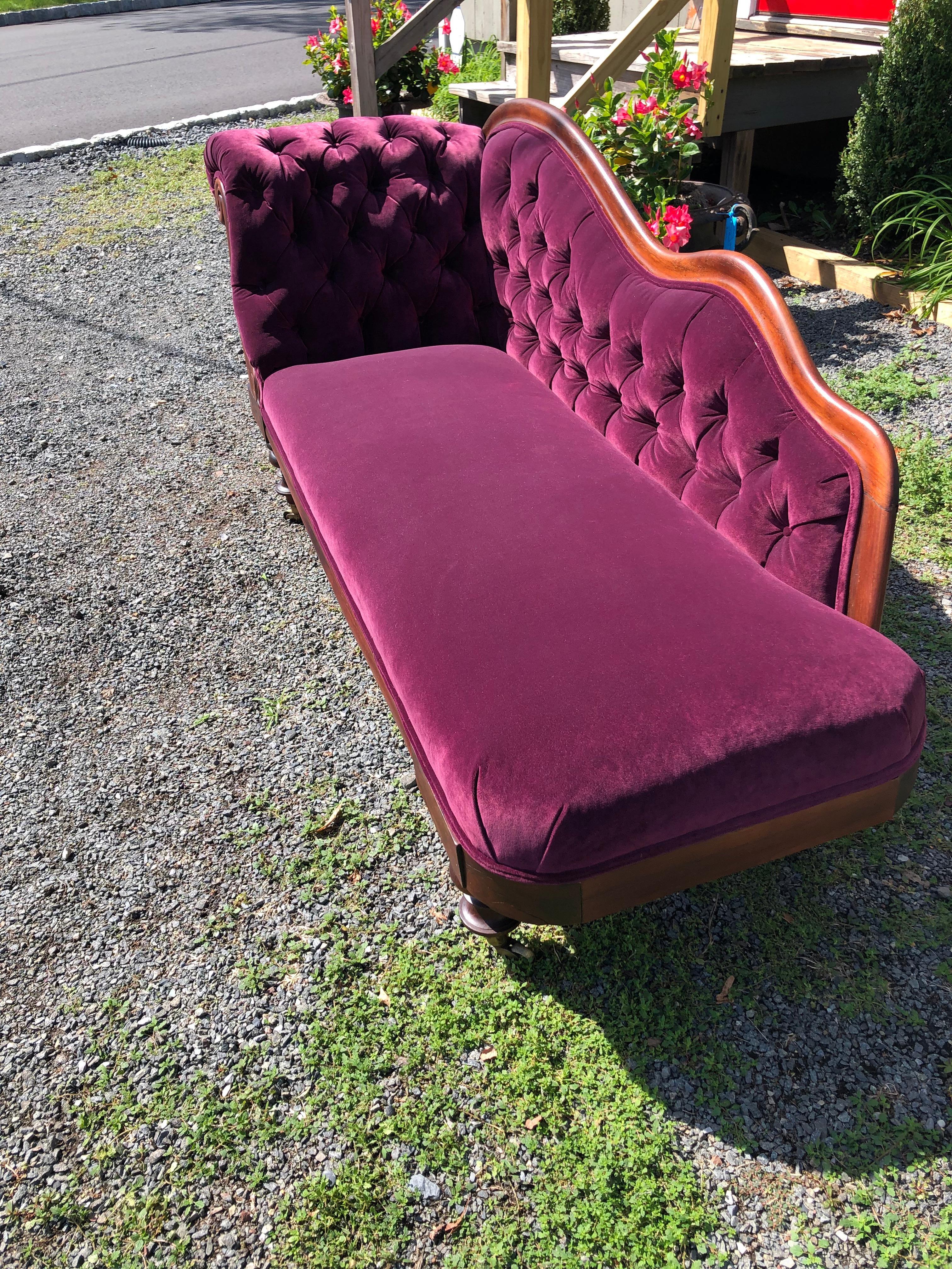 Romantic Antique Purple Velvet Victorian Fainting Couch Chaise Longue 7