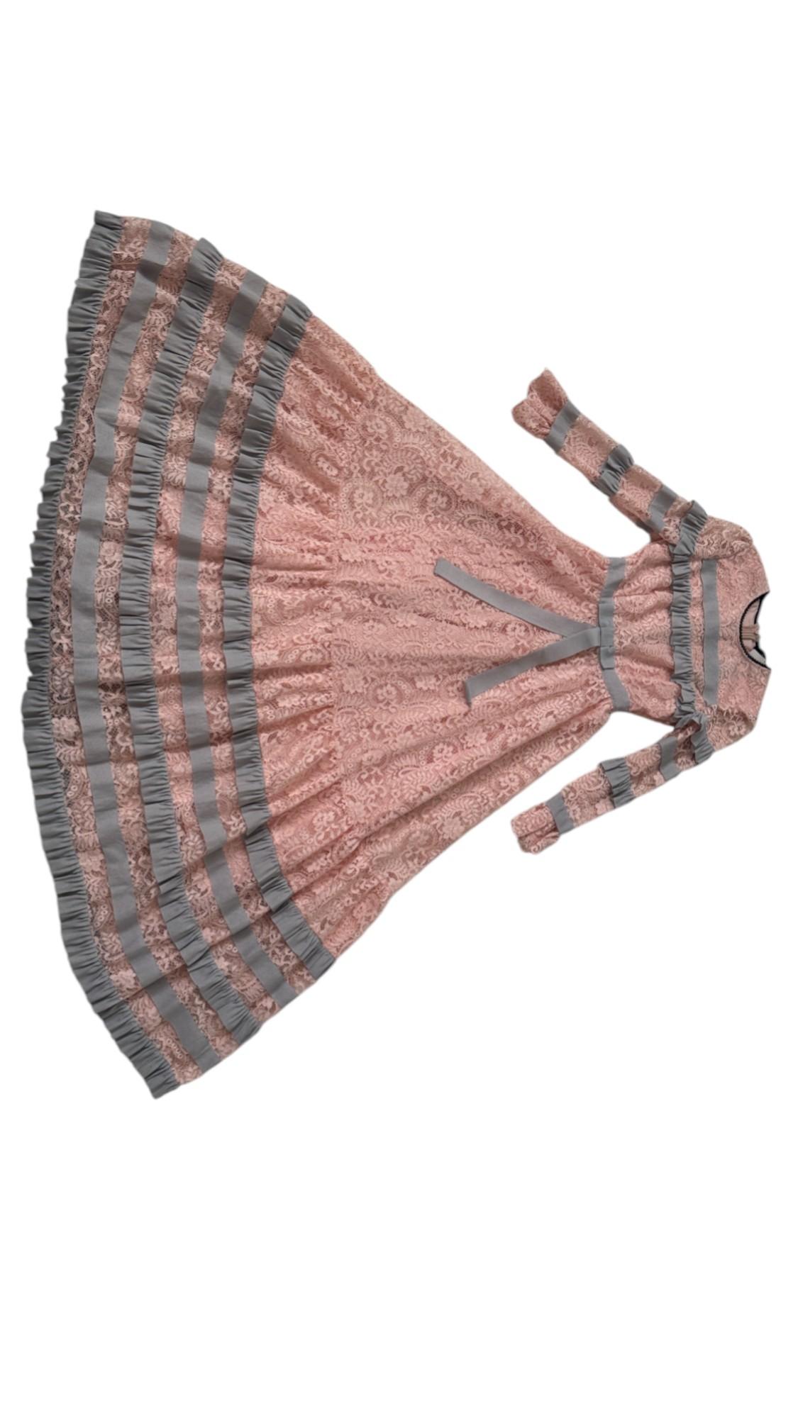 Romantic Blush Pink Lace Gown with Gray Ruffle Details by K-QUINN In condizioni ottime in vendita a Milano, IT