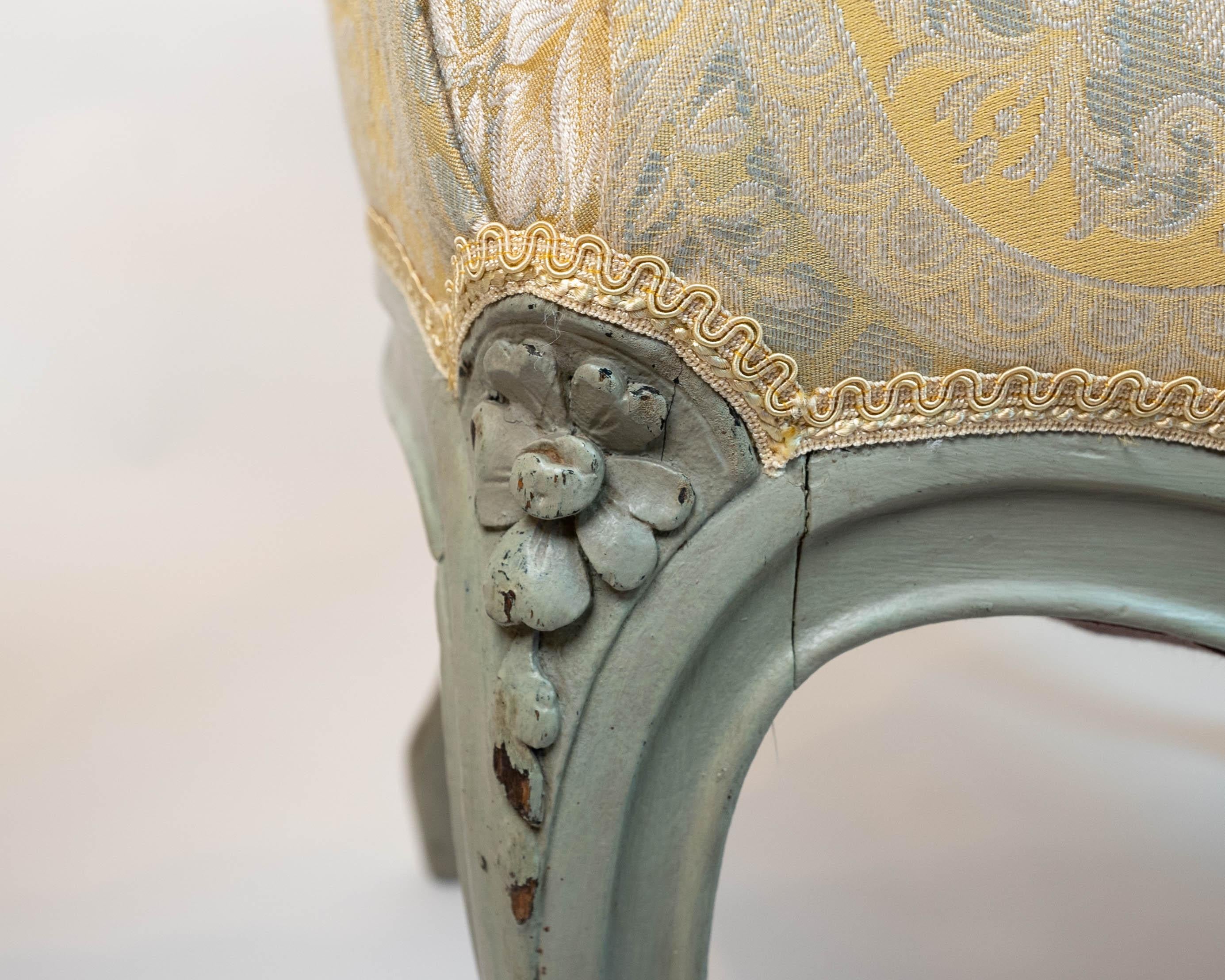 Romantische Celadon-Beistellstühle aus geschnitztem Holz im französischen Louis-XV-Stil, Celadon-Gemalt, Paar im Angebot 6