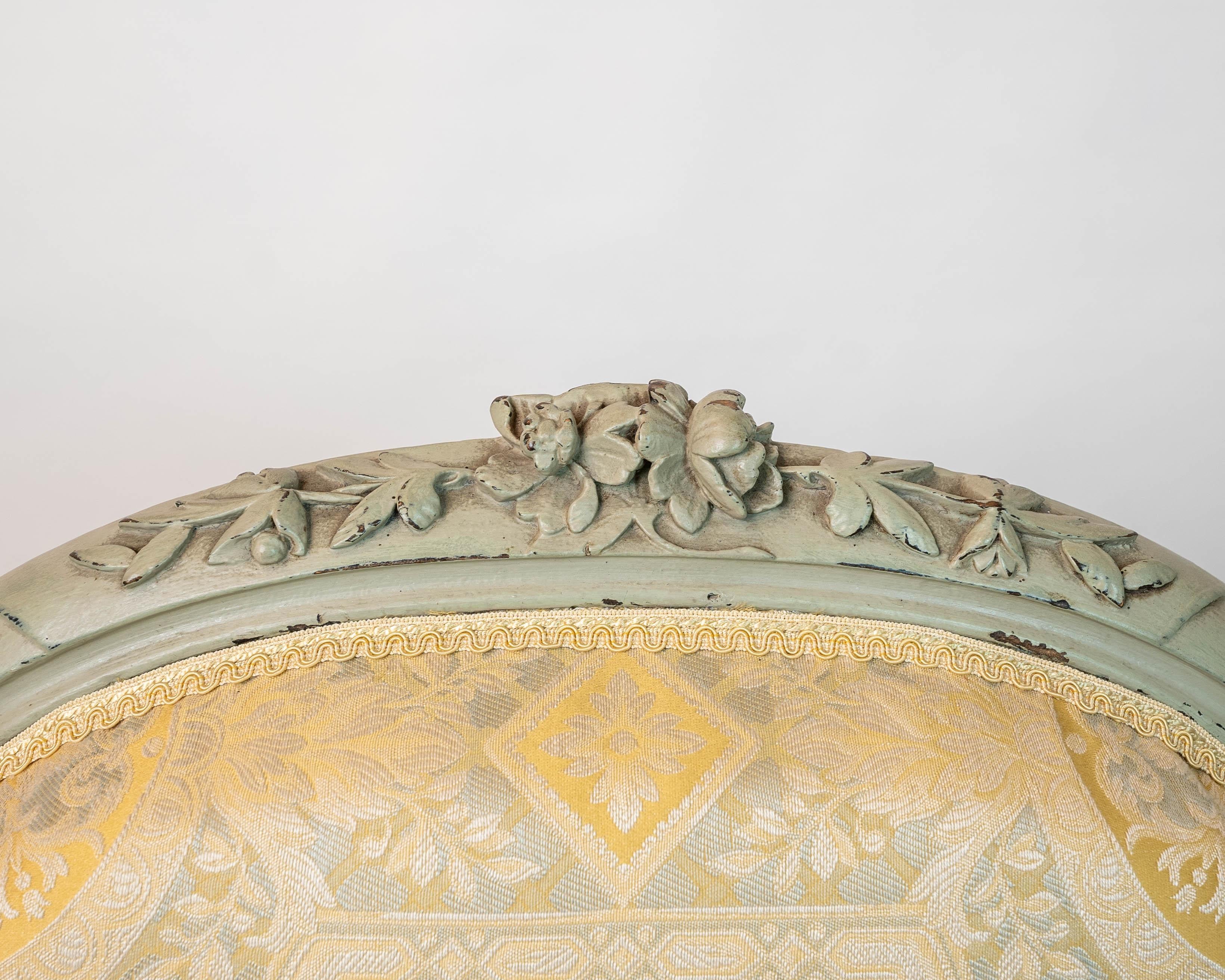 Romantische Celadon-Beistellstühle aus geschnitztem Holz im französischen Louis-XV-Stil, Celadon-Gemalt, Paar (Französisch) im Angebot