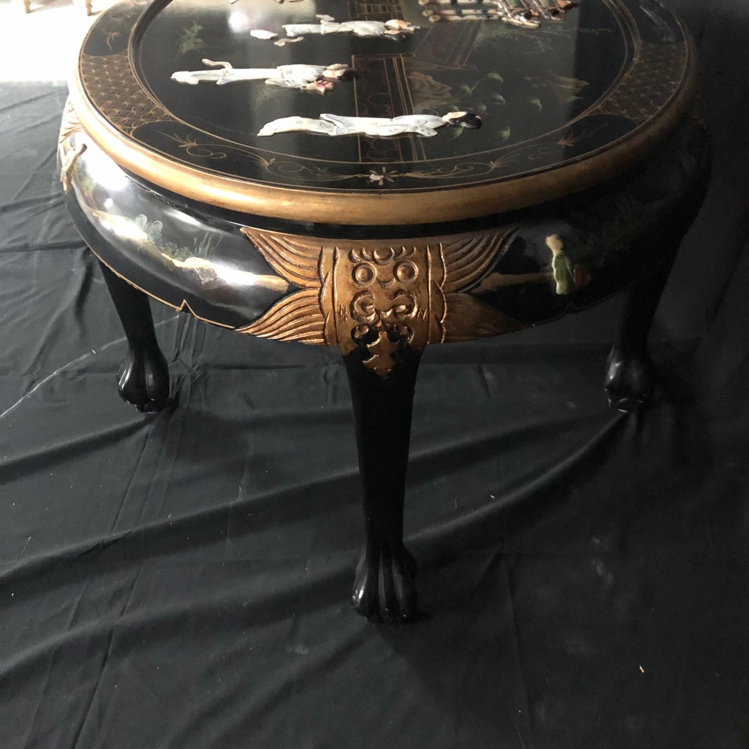 Romantic Chinese Black Ebony Lacquer Wood and Mother of Pearl Coffee Table In Good Condition In Hopewell, NJ