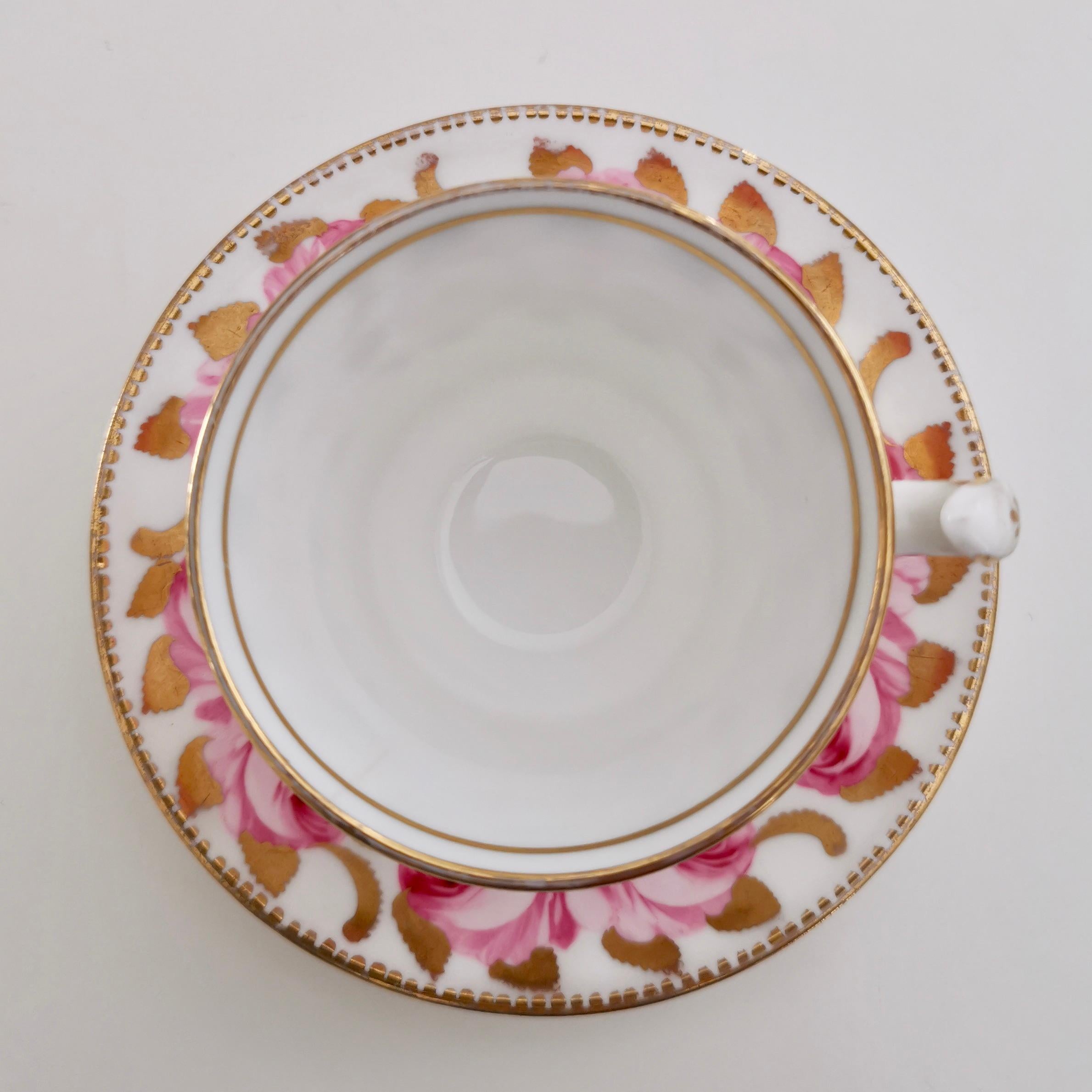 Romantic Coffee Cup, Pink Billingsley Roses, Regency 1820-1825 In Good Condition In London, GB