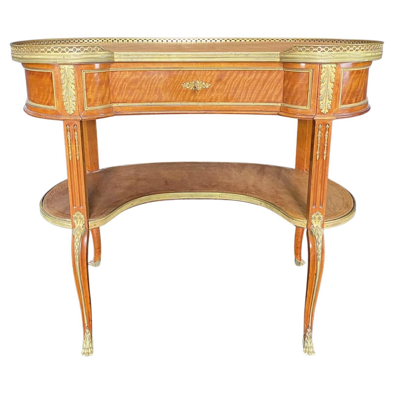 Romantic French Burled Walnut 19th Century Louis XV Kidney Shaped Desk  For Sale