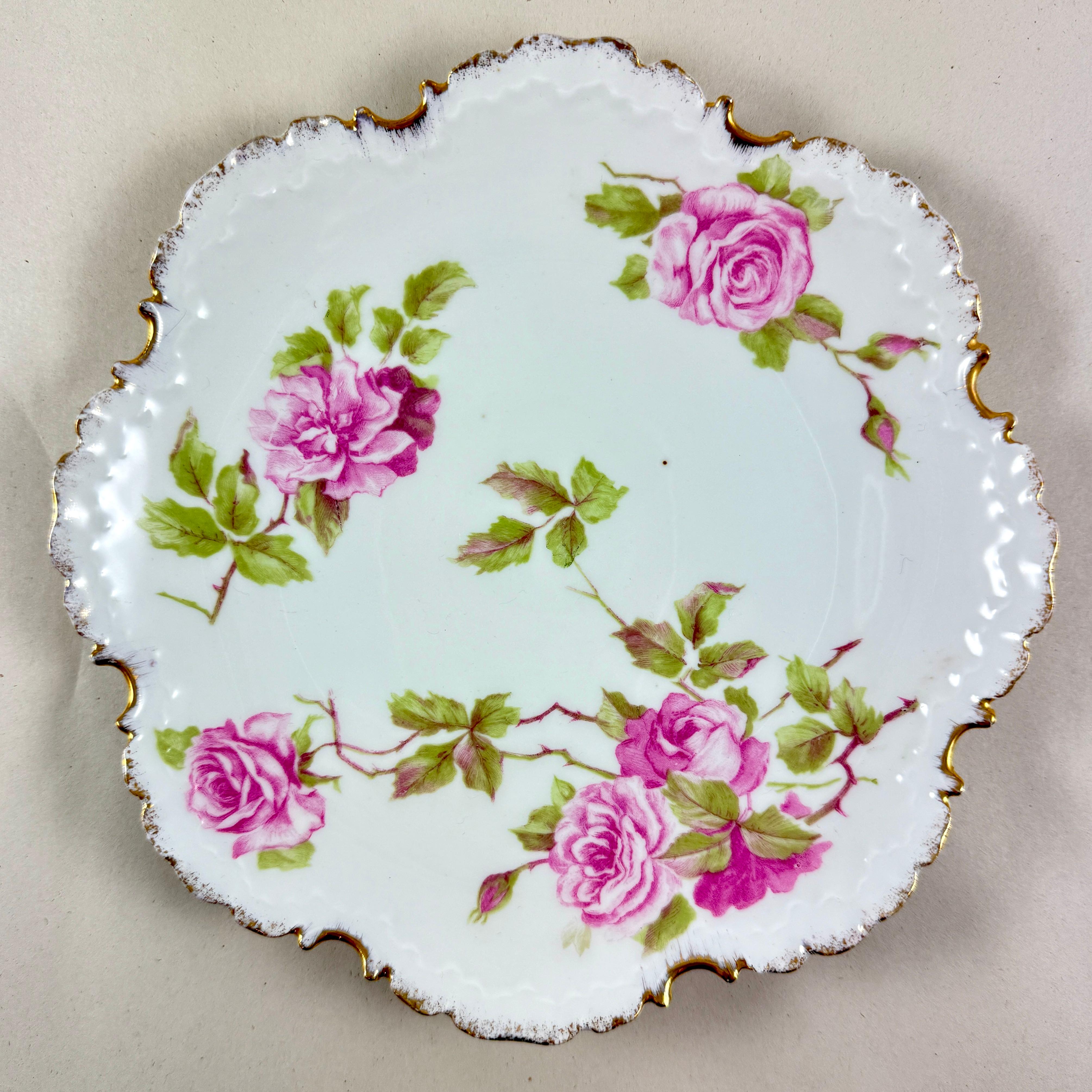 Glazed Romantic German Porcelain Rose Vida-Poche Plates, Set of 3 For Sale