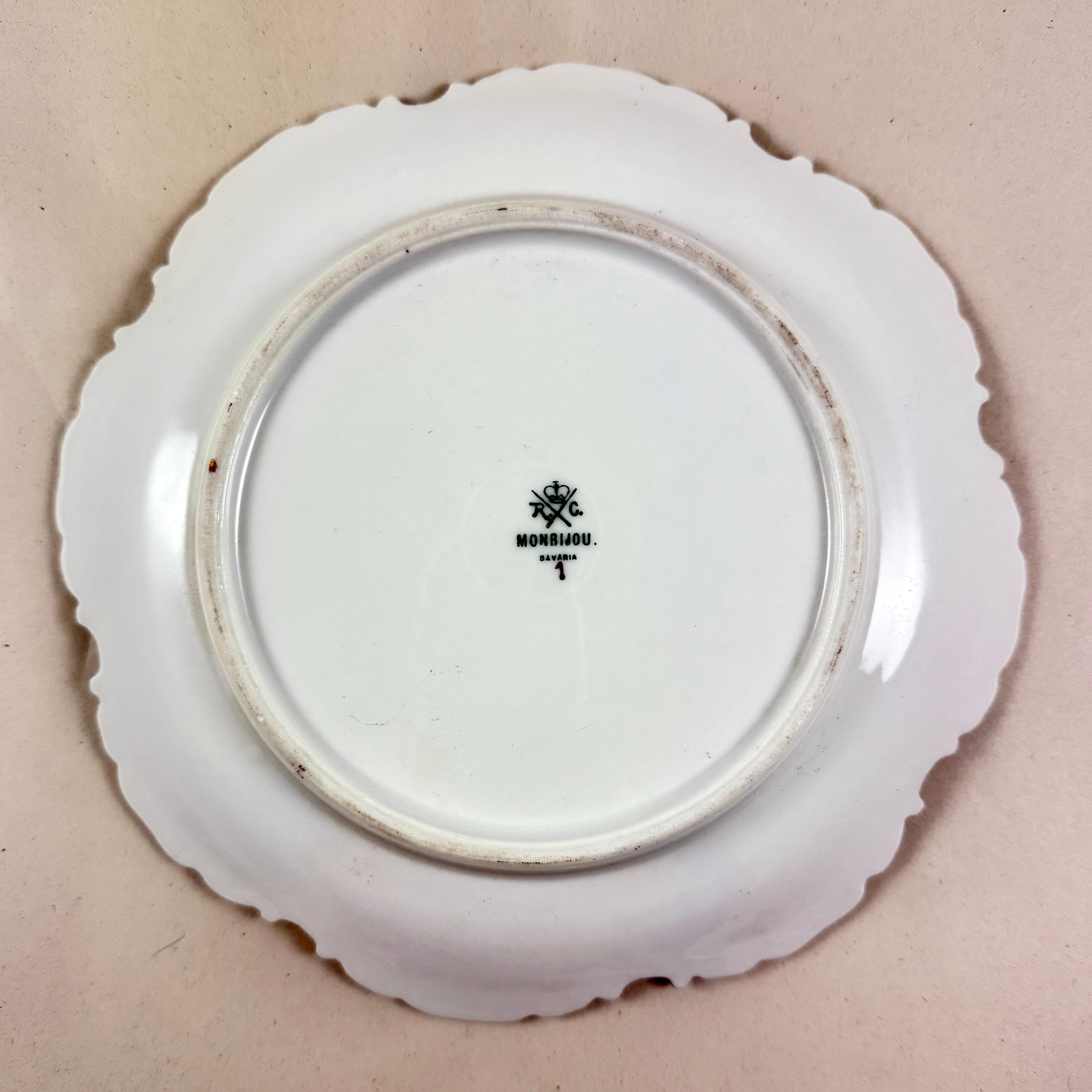 19th Century Romantic German Porcelain Rose Vida-Poche Plates, Set of 3 For Sale