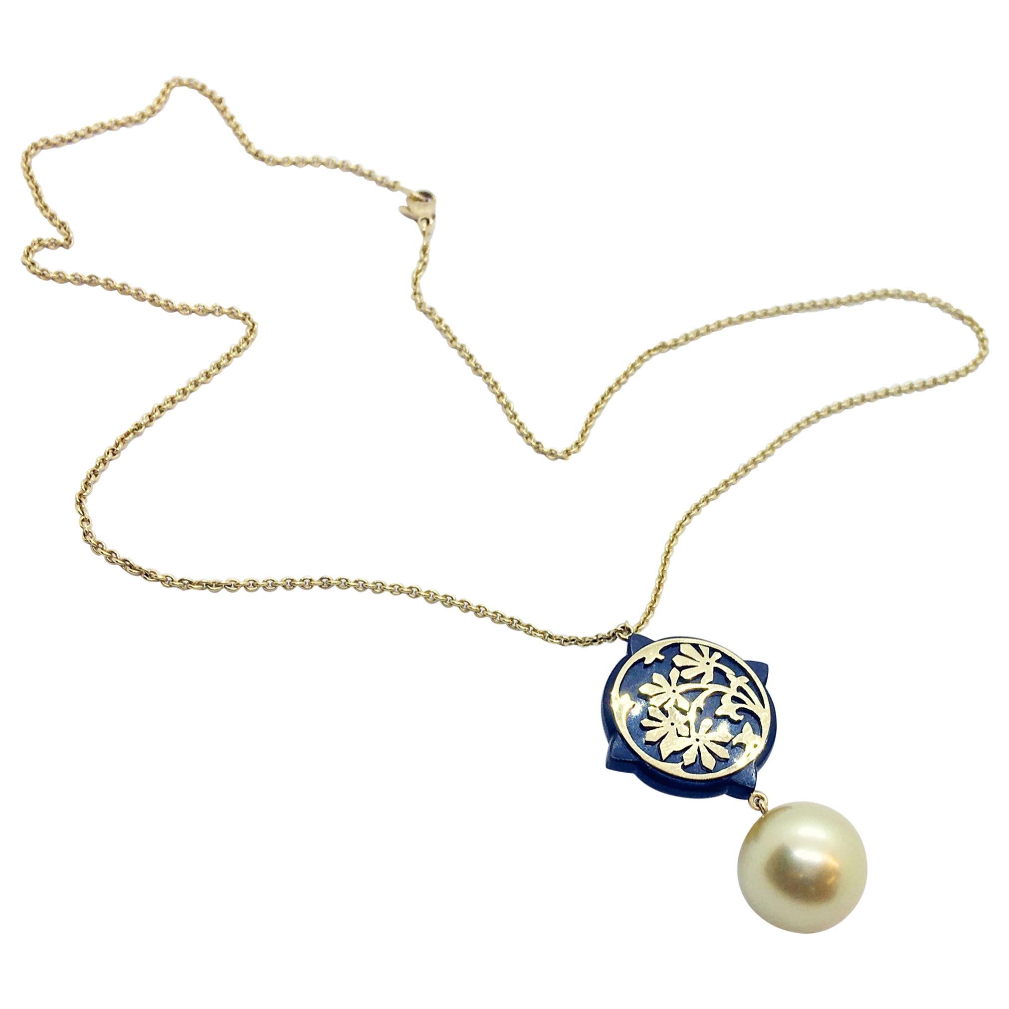 Romantic Gold South Sea Pearl Pendant Necklace in 18 Karat Rose Gold and Horn For Sale