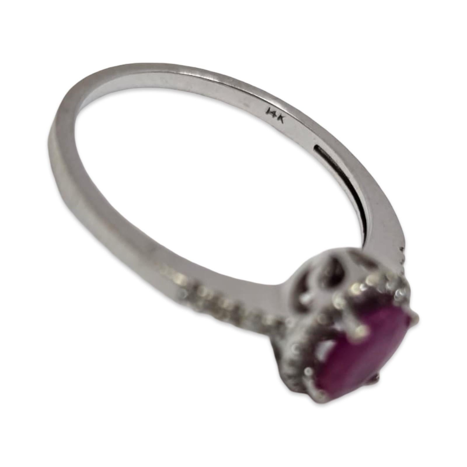 Anello romantico con rubino e diamante a forma di aureola in oro bianco 14K in vendita 3