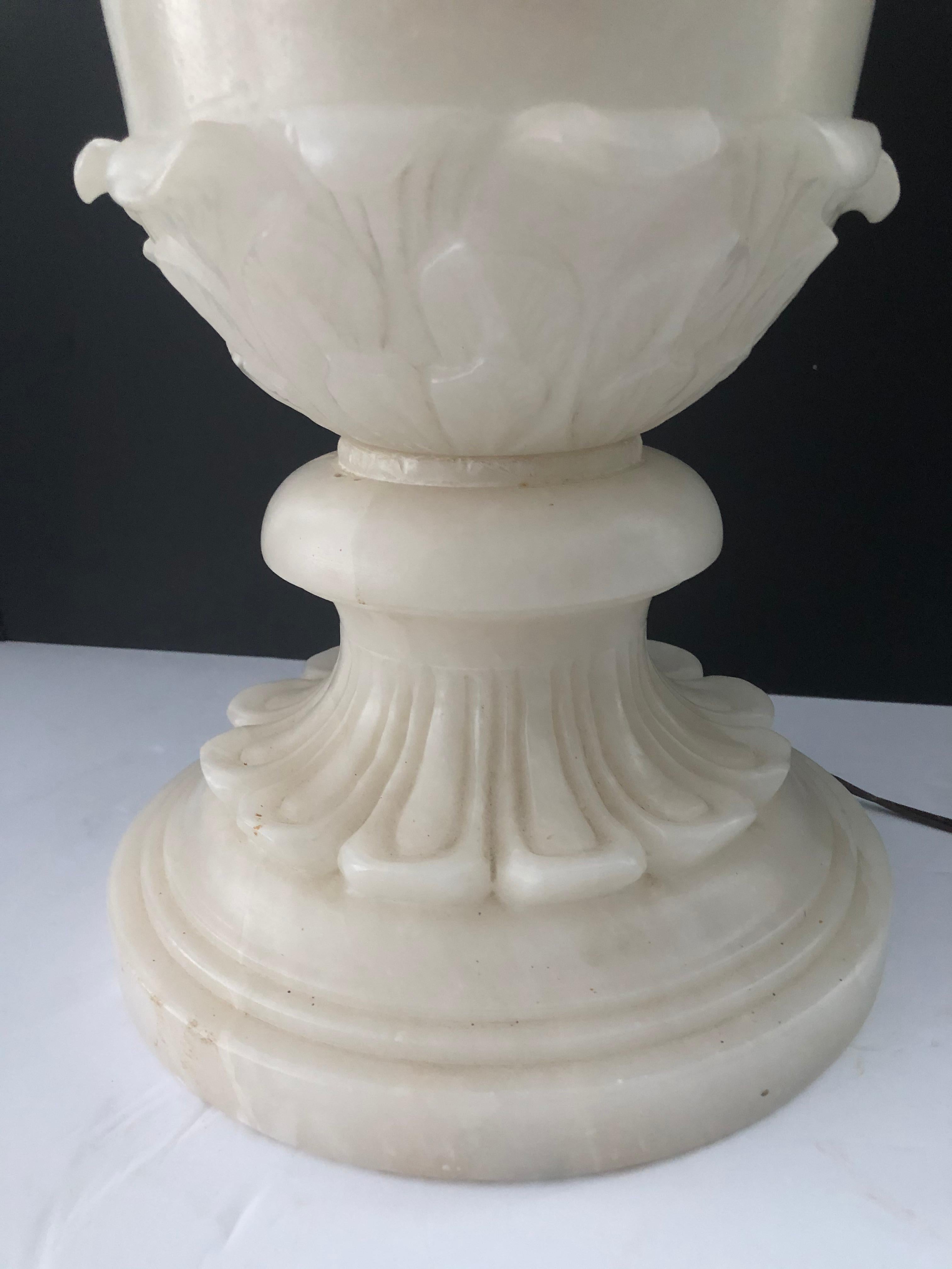 Mid-20th Century Romantic Italian Alabaster Urn Shaped Table Lamp