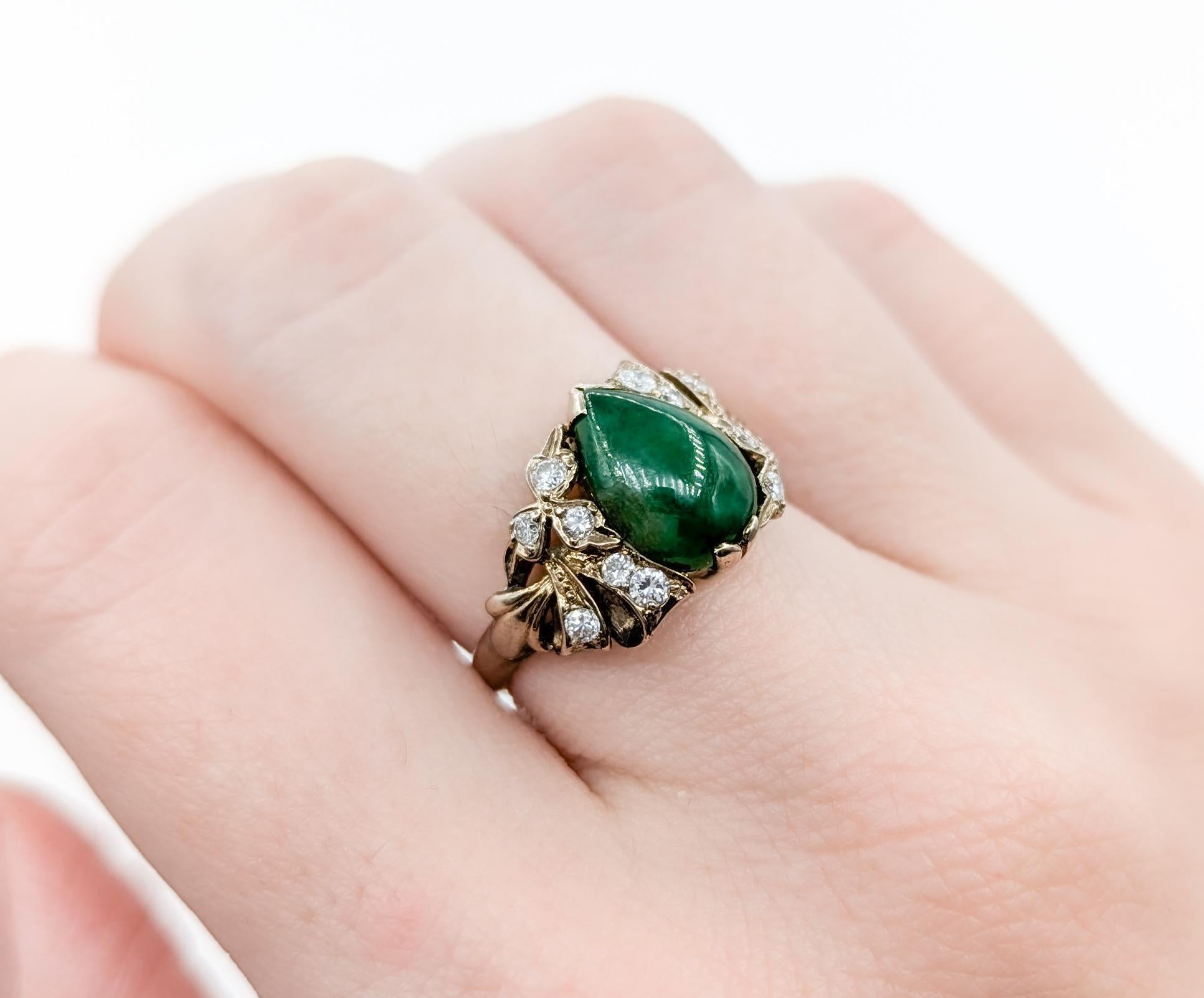Romantic Jade & Diamond Ribbon Ring in White Gold In Excellent Condition For Sale In Bloomington, MN