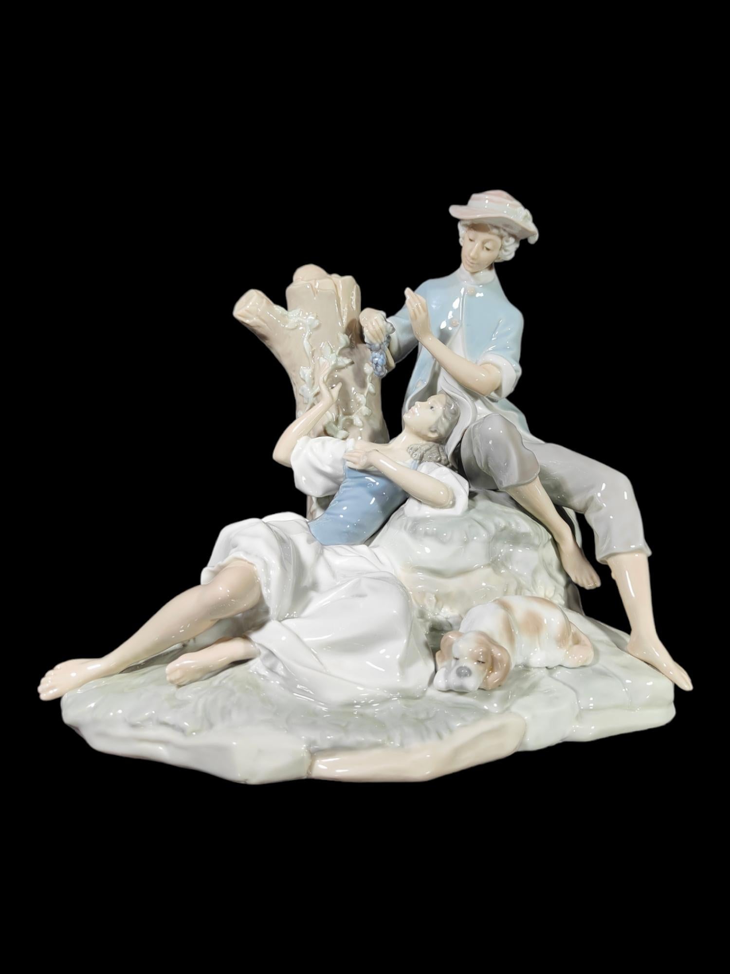 Romantische Lladro-Porzellan-Skulptur im Angebot 6