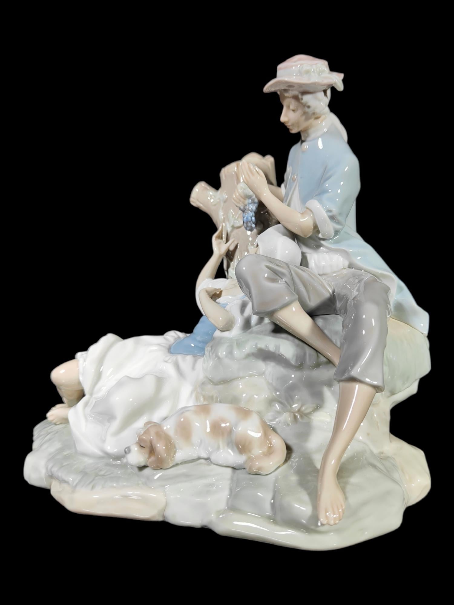 Romantische Lladro-Porzellan-Skulptur im Angebot 5