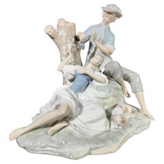 Vintage Romantic Lladro Porcelain Sculpture