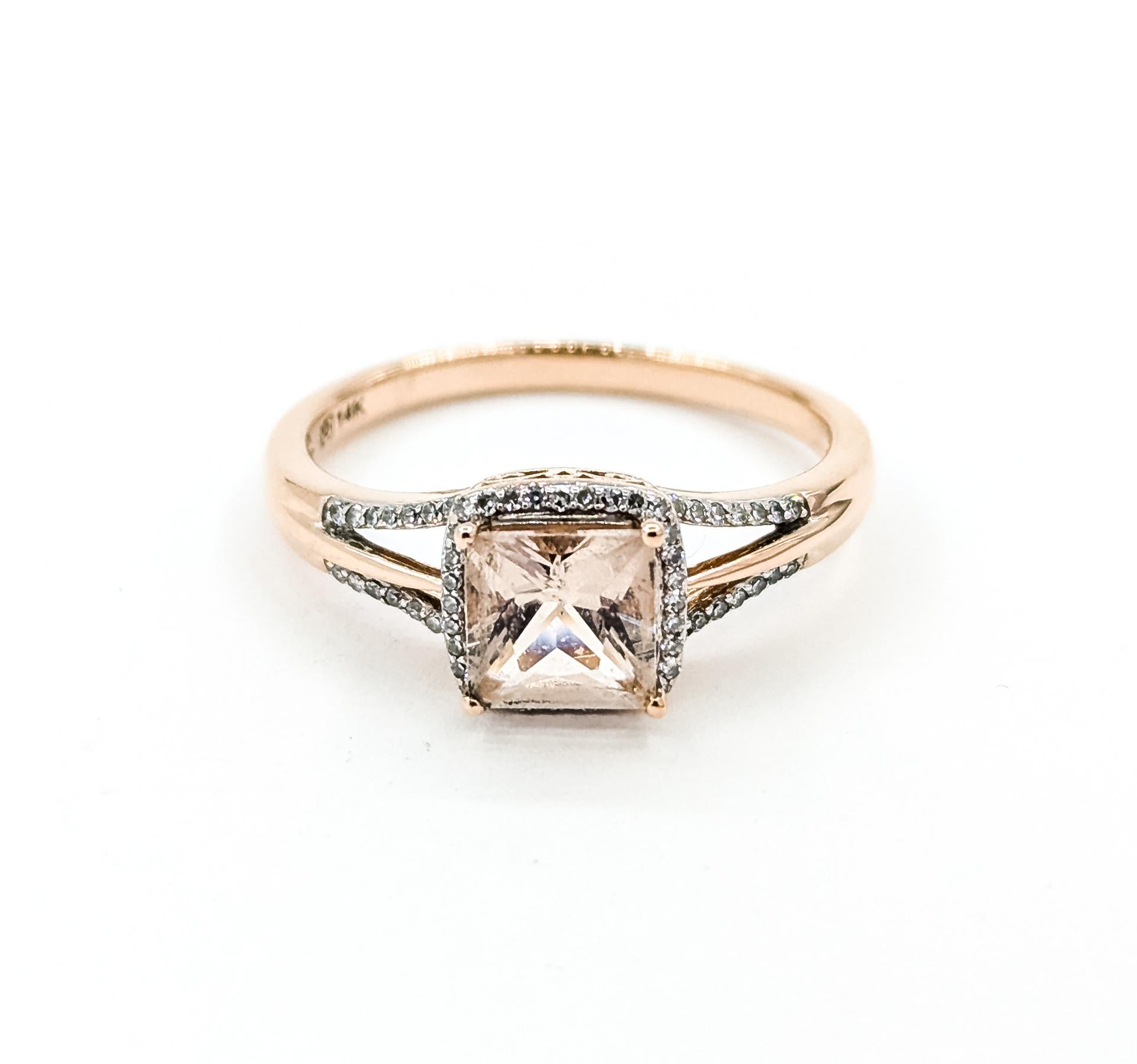 Anello romantico con morganite e diamanti in 14 carati in vendita 3