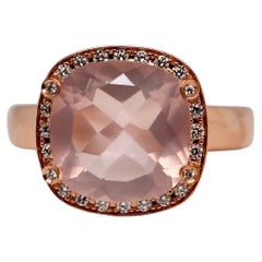 Romantic Rose Gold Ring with Rose Quartz and Brilliant-Cut Diamonds