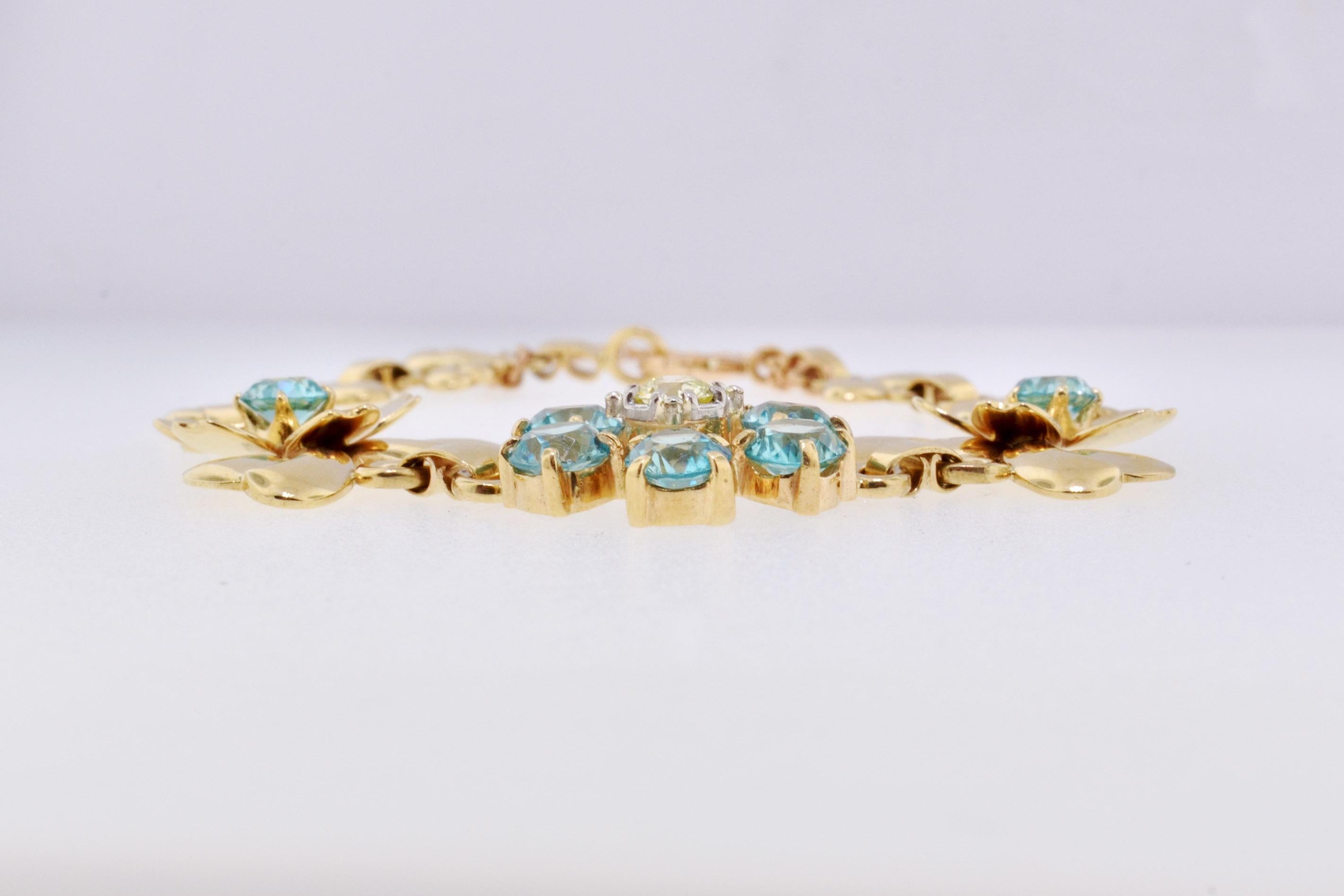 Romantic Vintage Diamond and Blue Topaz Flower Bracelet in 14 Karat Yellow Gold For Sale 2
