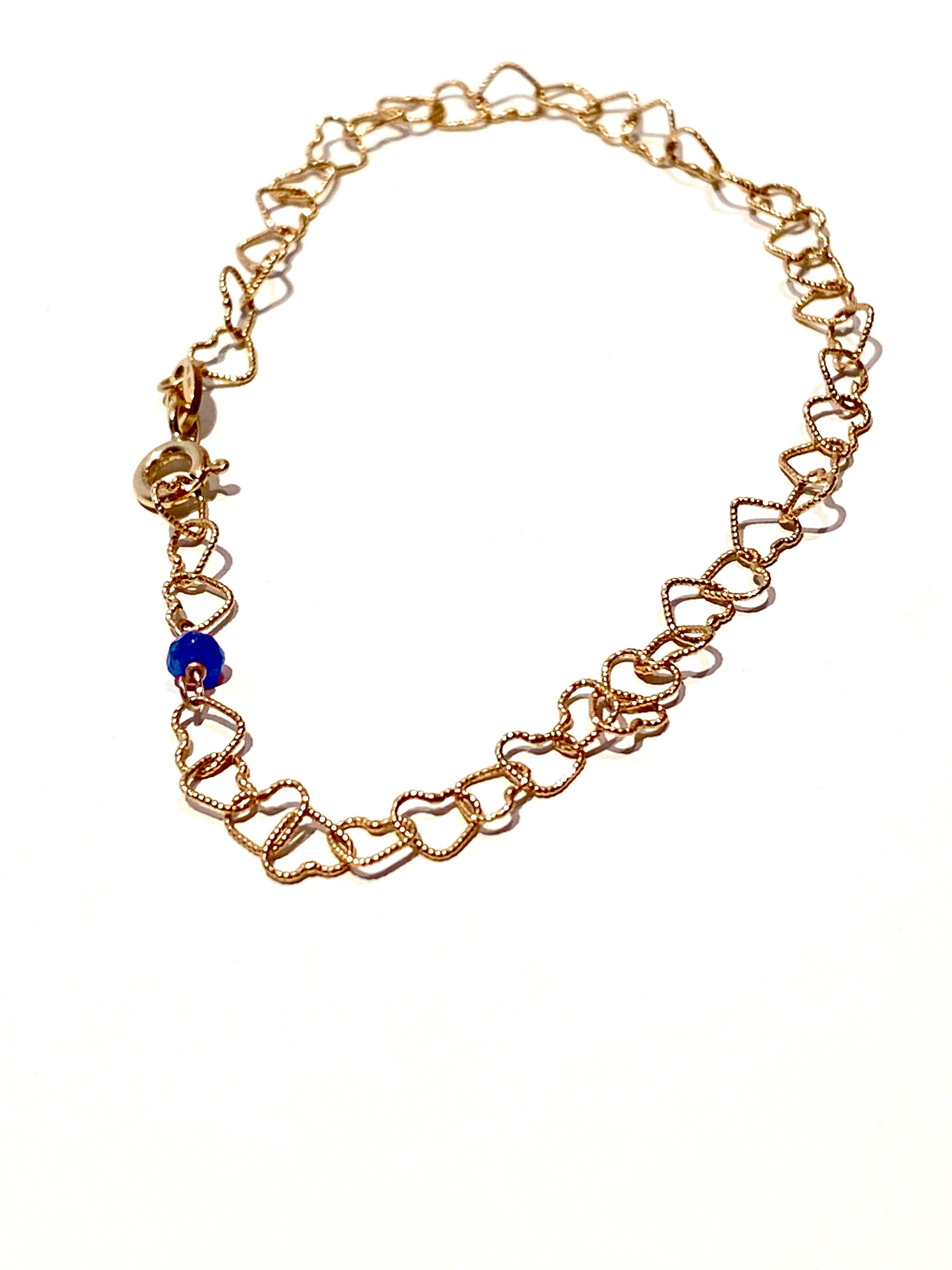 0.30 Carats Sapphires Romantic Style 18 Karat Yellow Gold Hearts Unisex Bracelet For Sale 1