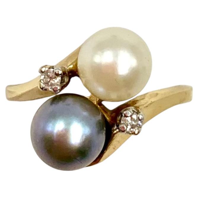 Romantic Toi et Moi Pearl Diamond 14K Yellow Gold Ring For Sale