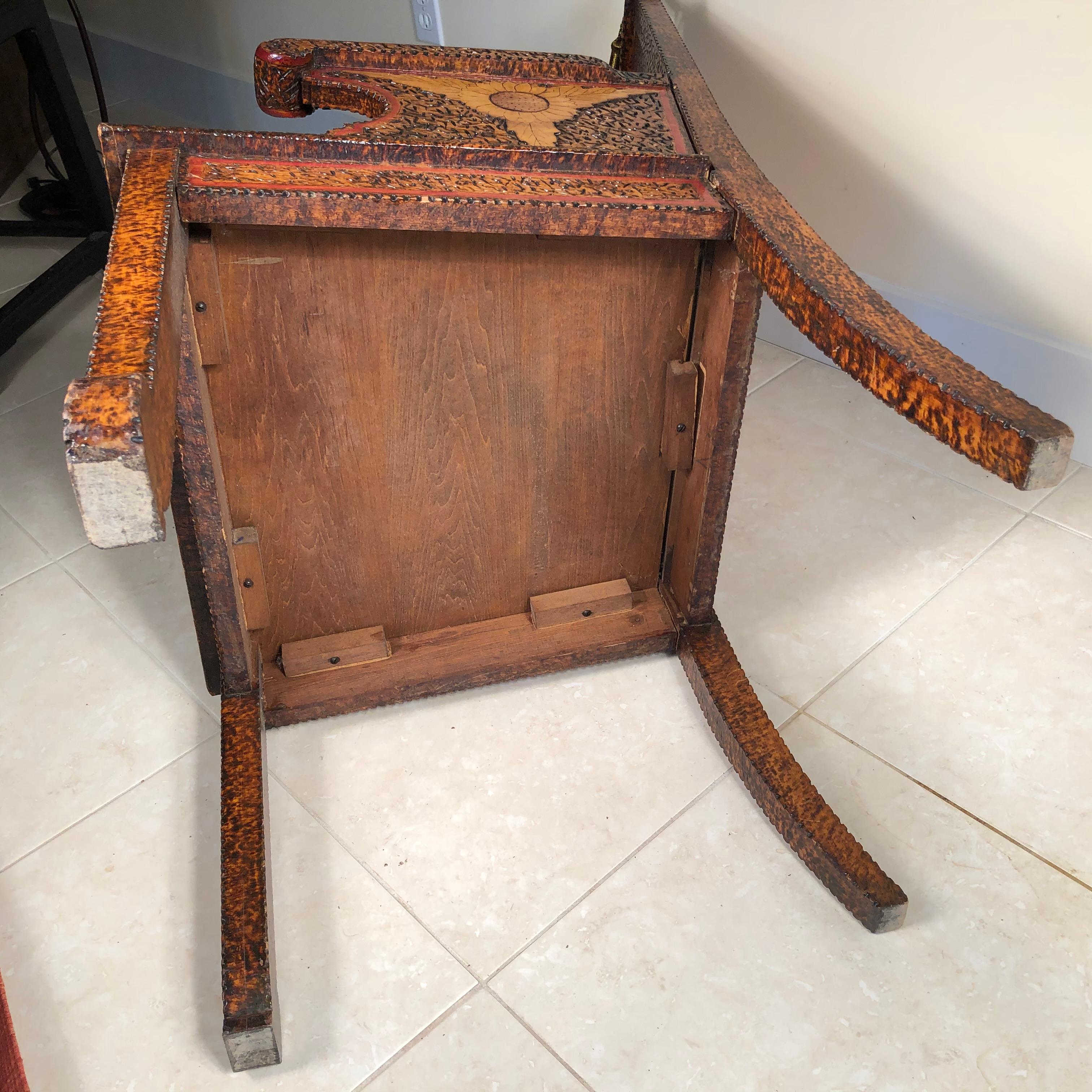 Chaise trône romantique unique décorée à la main Arts & Crafts Rhode Island en vente 7