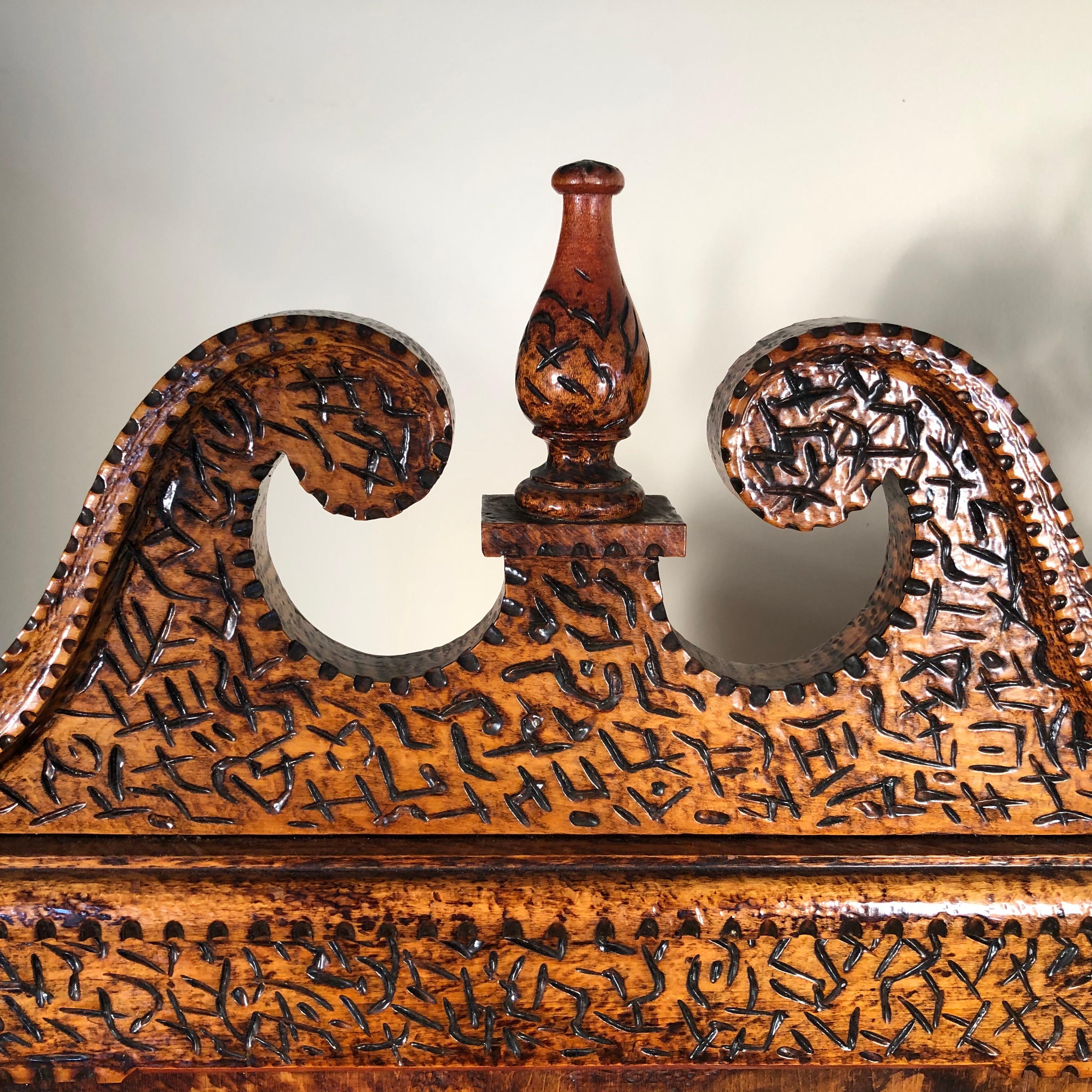 Américain Chaise trône romantique unique décorée à la main Arts & Crafts Rhode Island en vente