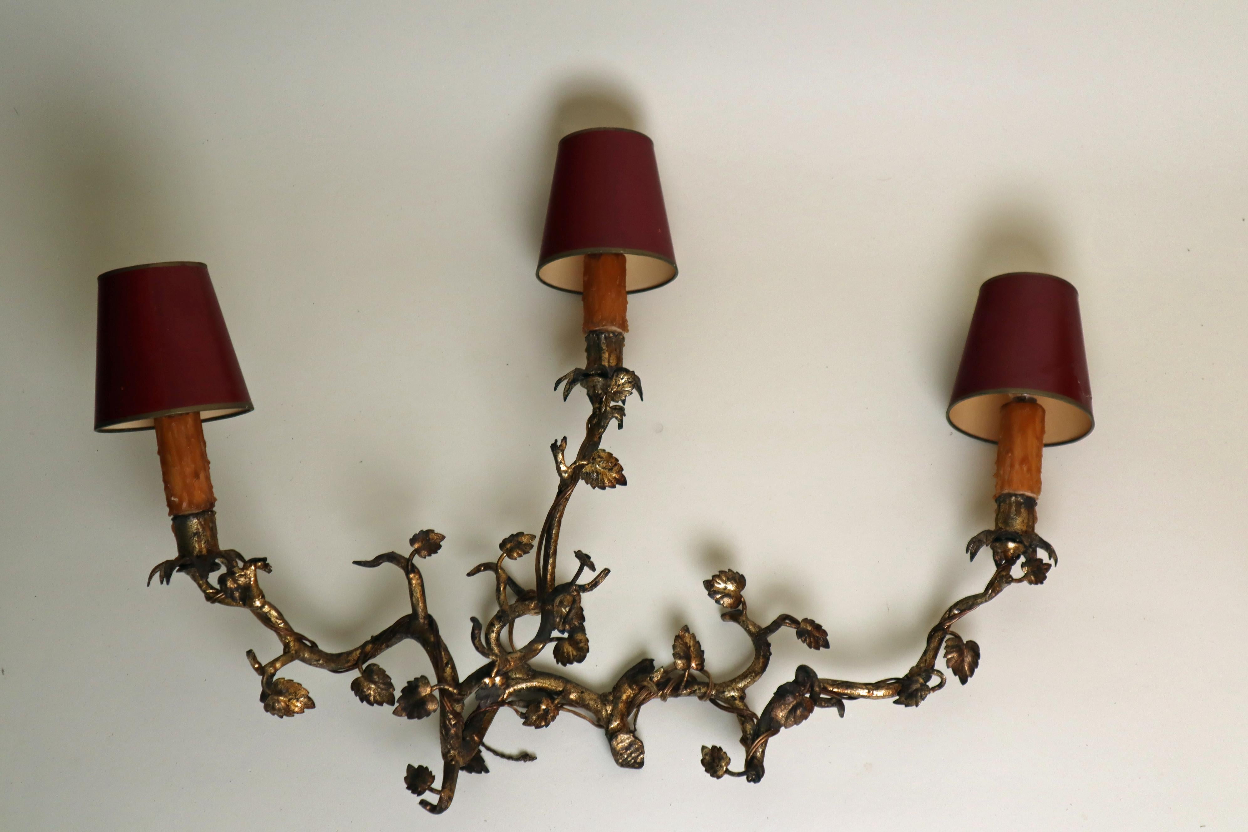 Romantica applique da parete Branch organici con foglie forgiati e dorati a mano del 1850 in vendita 2