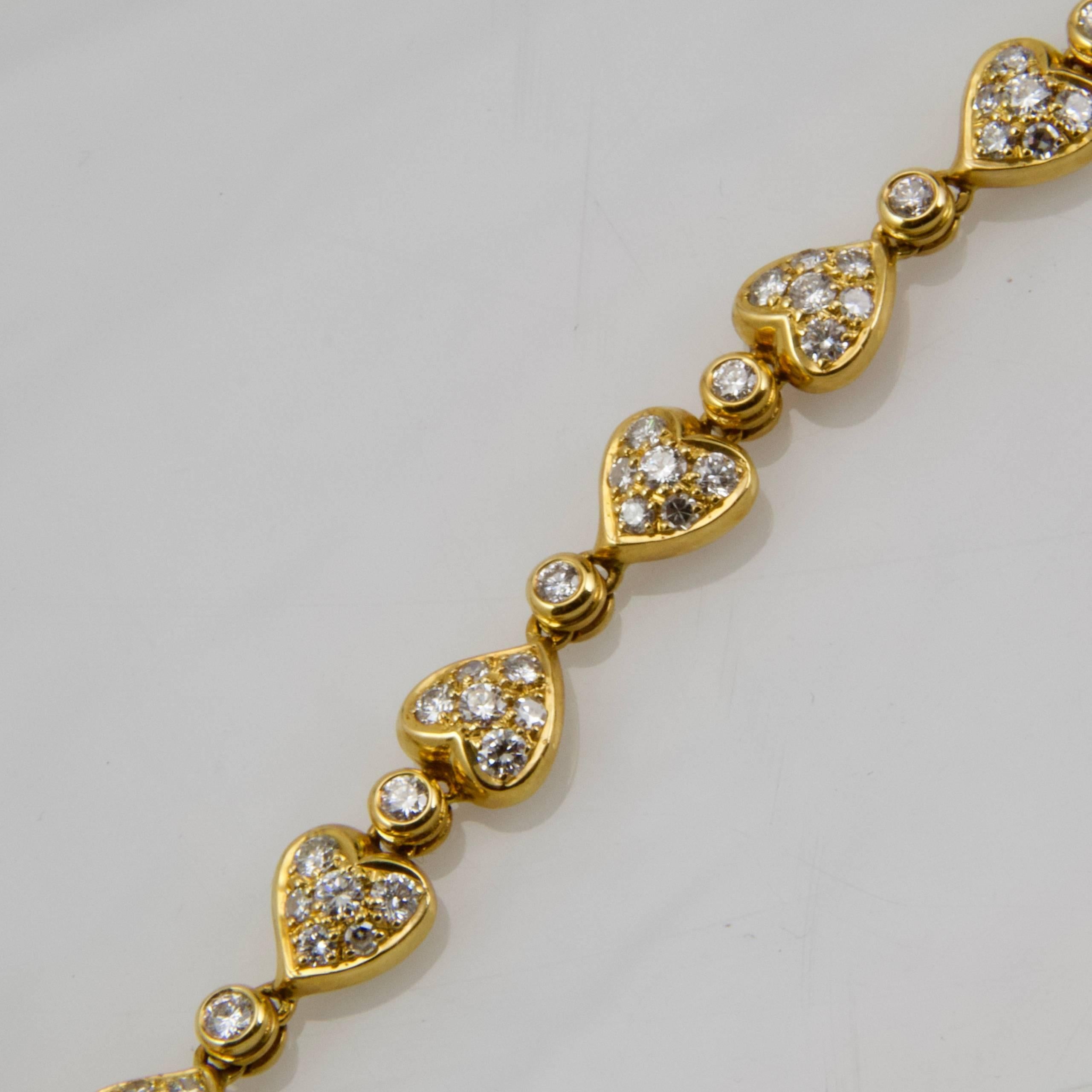 Romantic Yellow Gold White and Yellow Diamond Parure For Sale 1