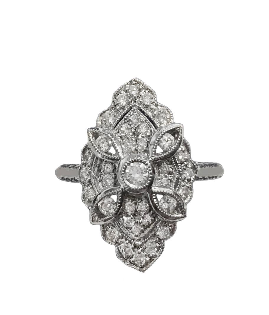-Platinum
-Ring size: 6.5
-Diamonds: 1.2ct
-VS clarity, G color
-Ornament dimension: 13x20mm