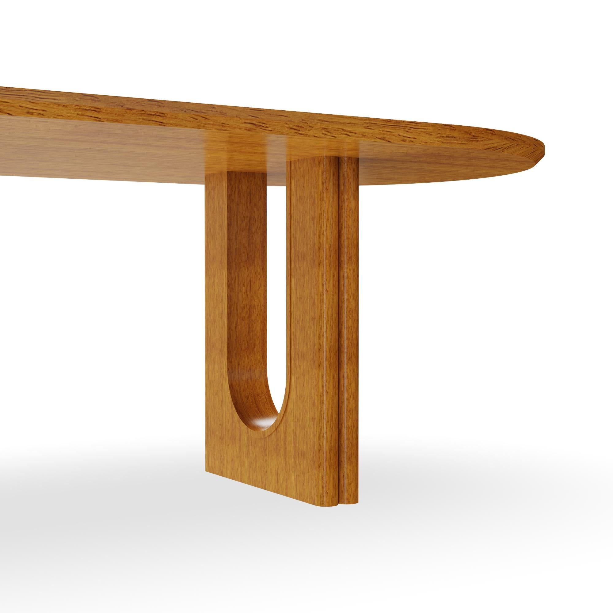 XXI secolo e contemporaneo Tavolo da pranzo ovale per esterni Rome in Wood Iroko con base scultorea ad arco in vendita