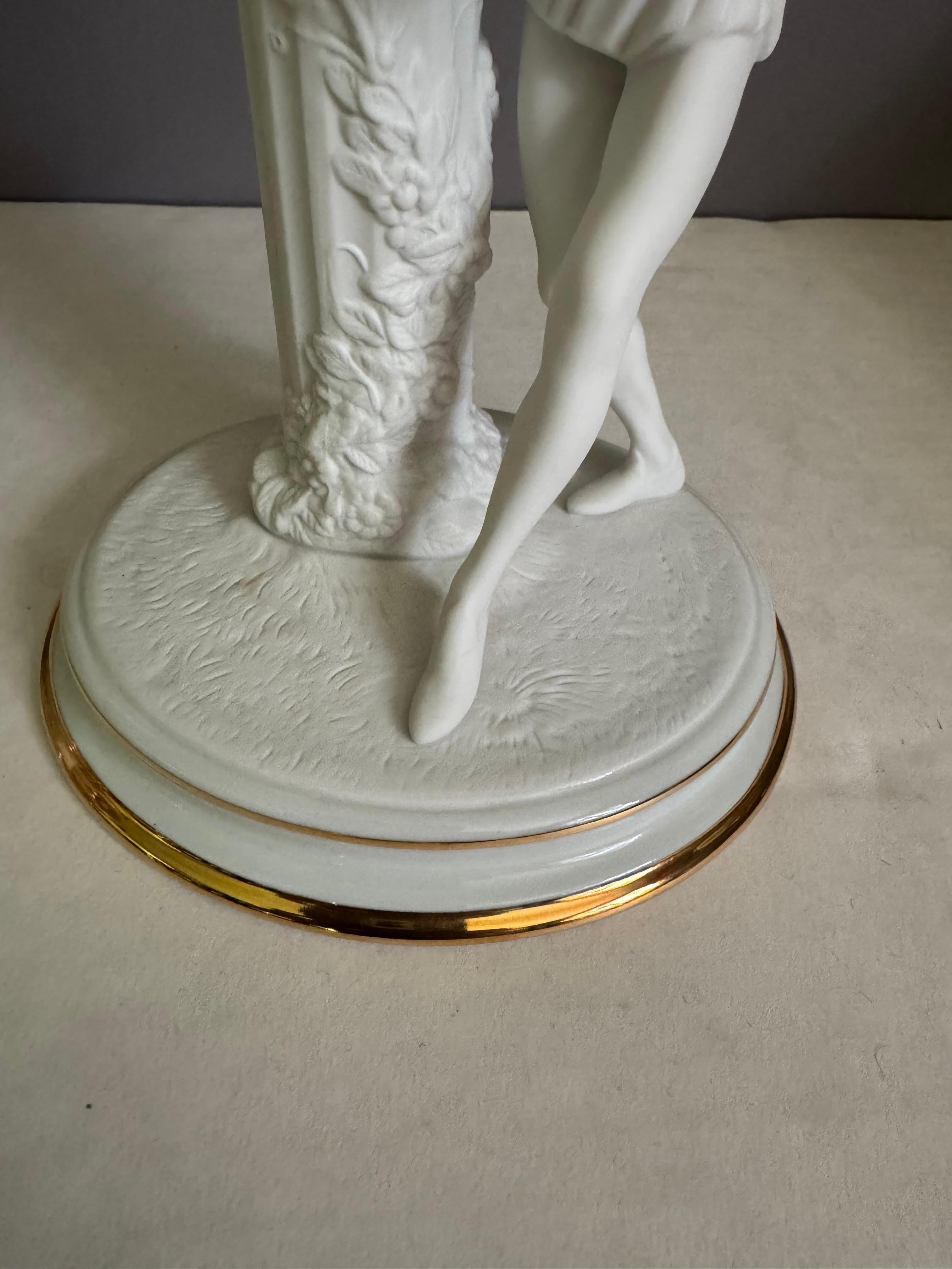 I Candelieri di Romeo e Giulietta in porcellana fine 1986 Franklin MInt. Aggiungi un tocco di eleganza all'arredamento della tua casa con i candelieri Romeo e Giulietta di The Franklin, in ottime condizioni, nessun restauro, nessuna scheggiatura o