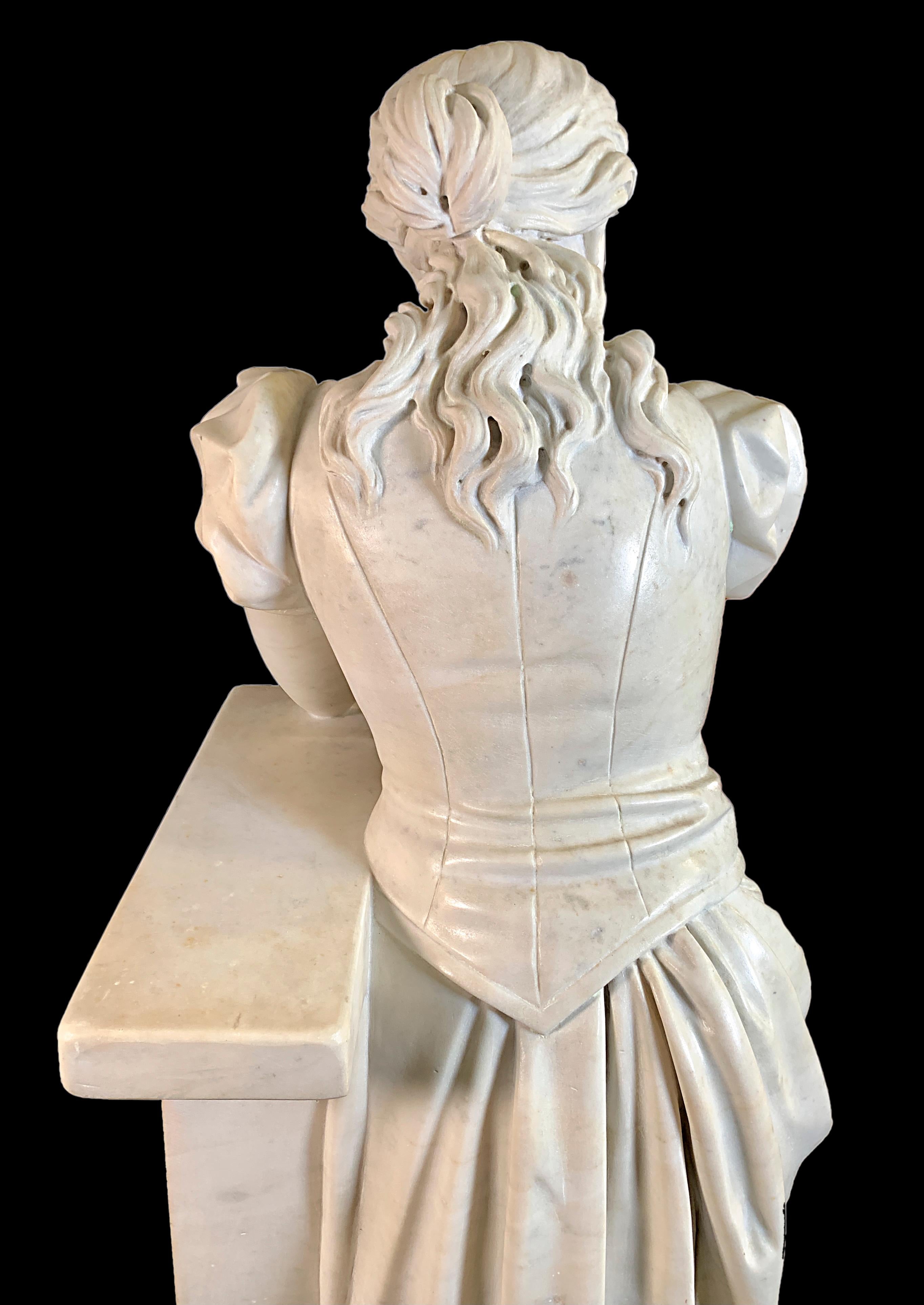 Romeo and Juliet, a pair of antique Italian Carved Marble Sculptures For Sale 2