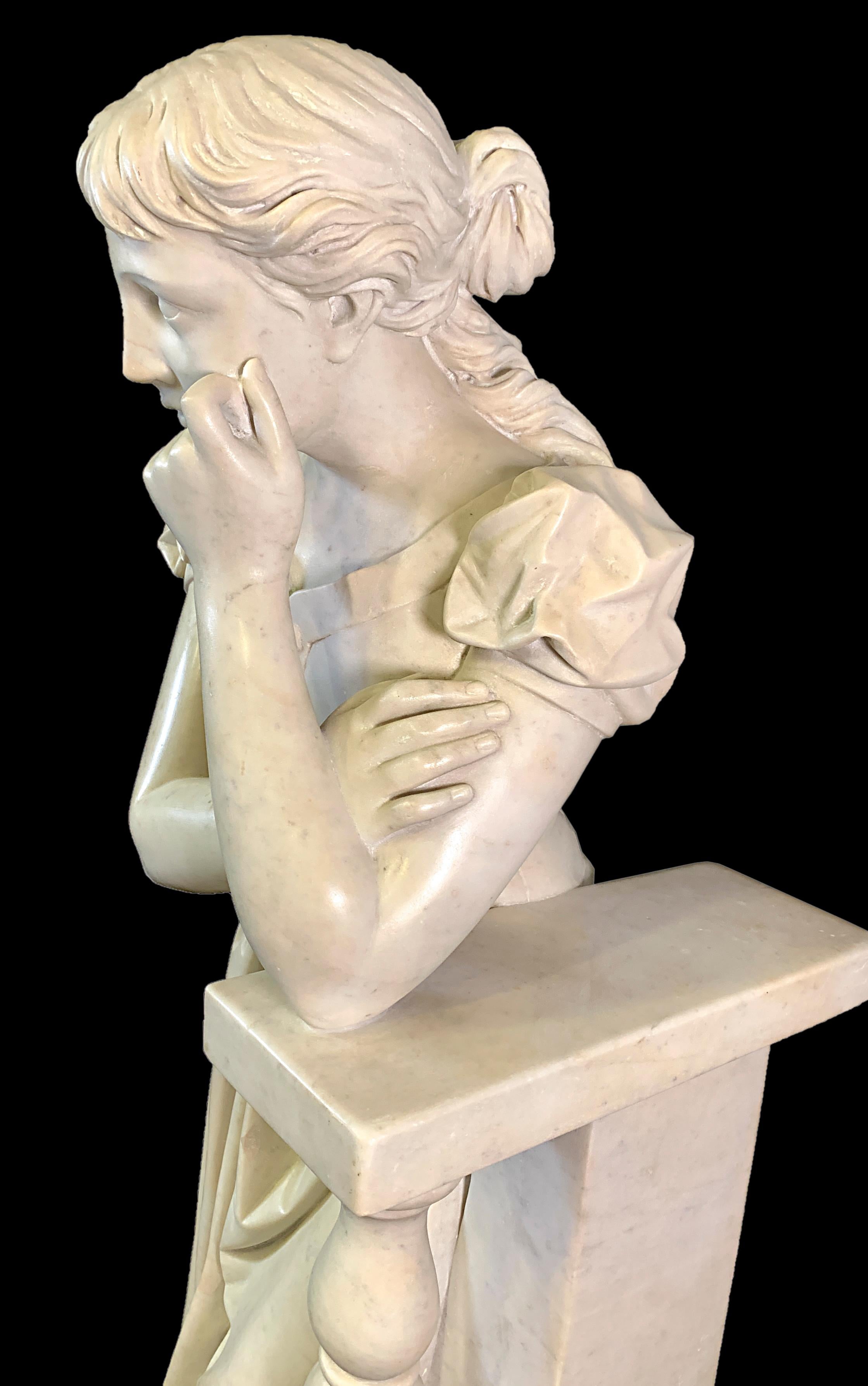 Romeo and Juliet, a pair of antique Italian Carved Marble Sculptures For Sale 1