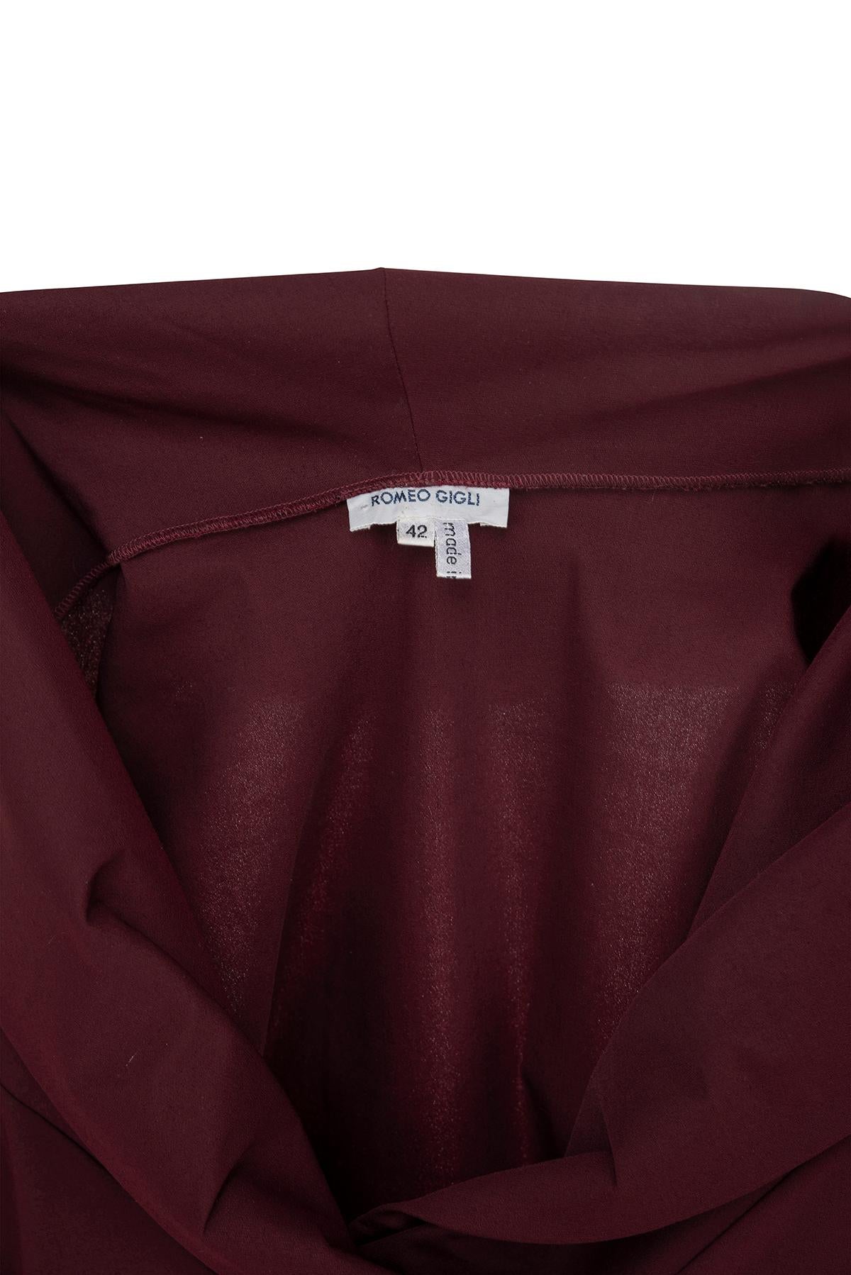 Romeo Gigli anni '90 Abito lungo elasticizzato con profondo collo a scialle In condizioni ottime in vendita a Milano, MILANO