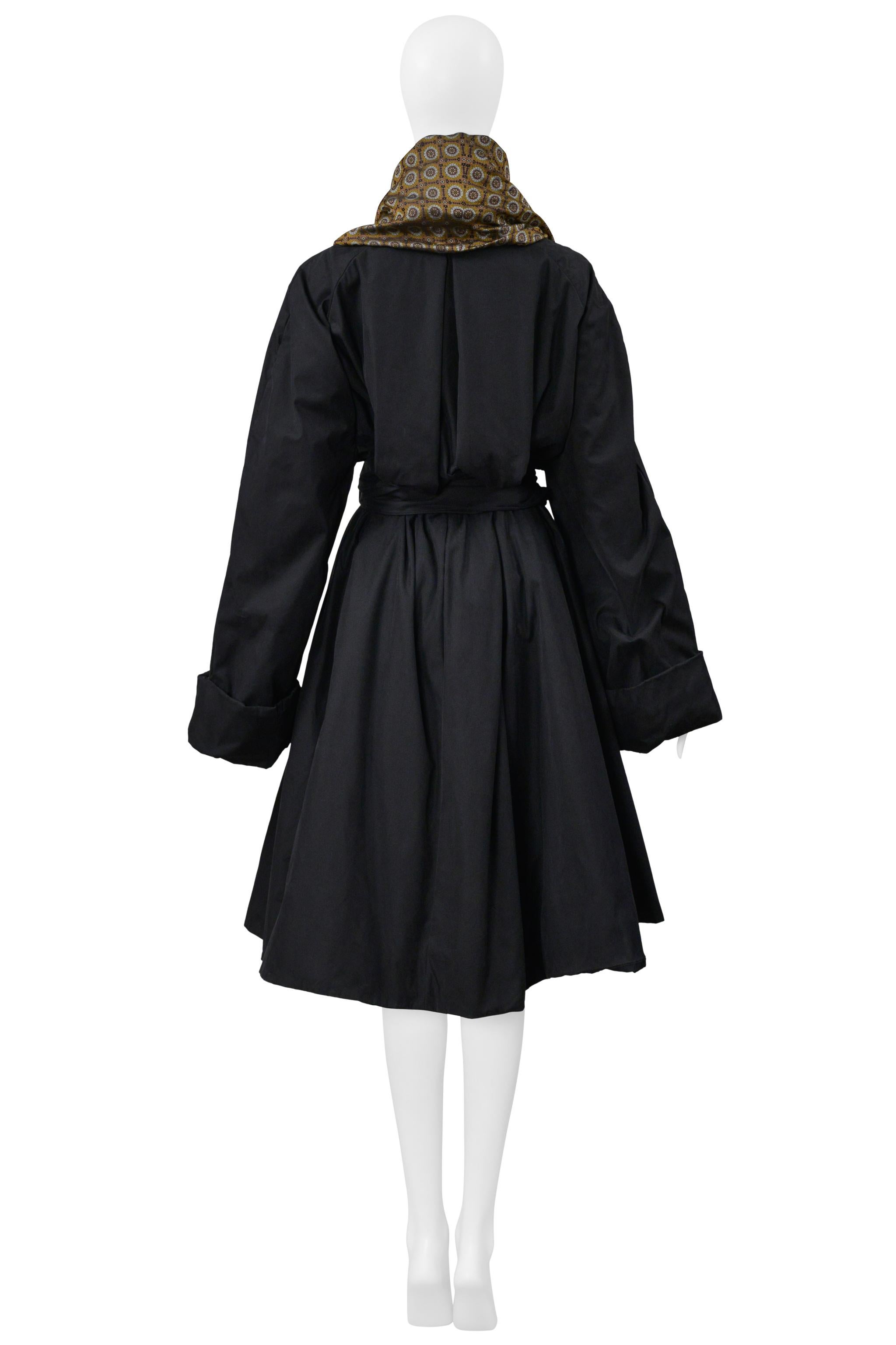 Nero Romeo Gigli Cappotto nero iridescente con doppio risvolto 1990S in vendita