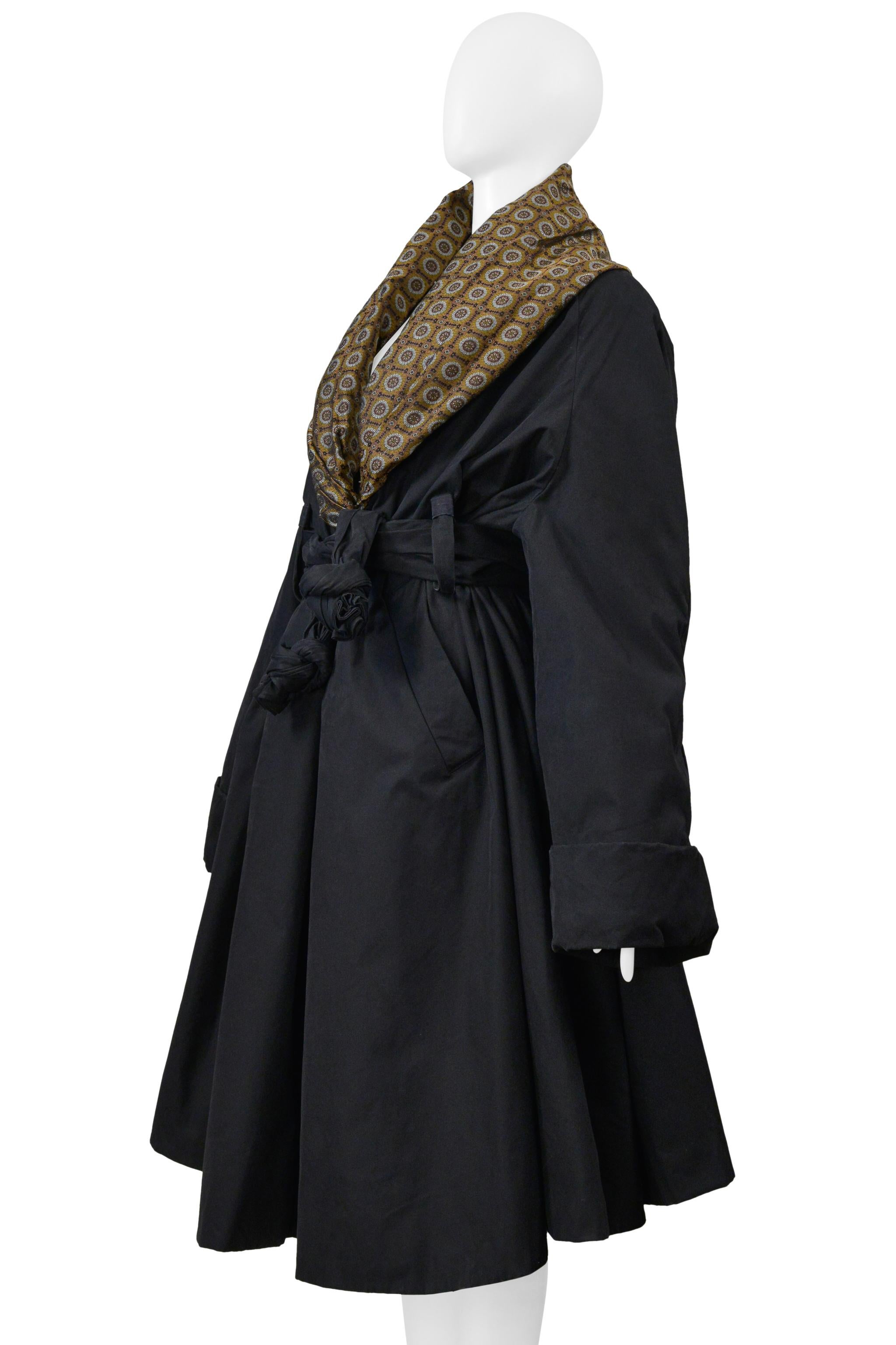 Donna Romeo Gigli Cappotto nero iridescente con doppio risvolto 1990S in vendita