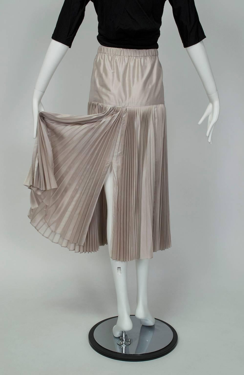 Romeo Gigli Silk Origami Midi Skirt, 1990s In Excellent Condition In Tucson, AZ