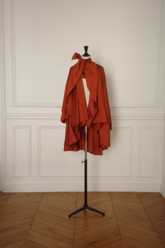 Cappotto in seta arancione Romeo Gigli, anni '90
